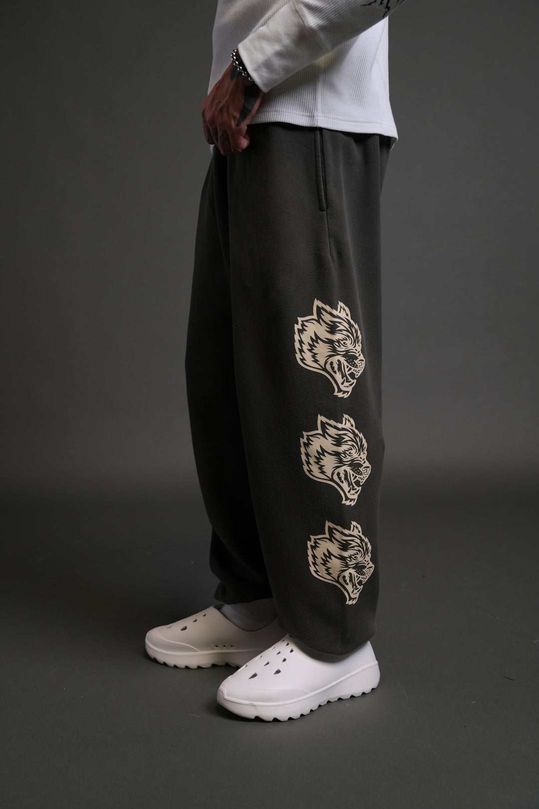 Heart Cherub Lightweight Lounger Sweat Pants in Wolf Gray Halo Wash