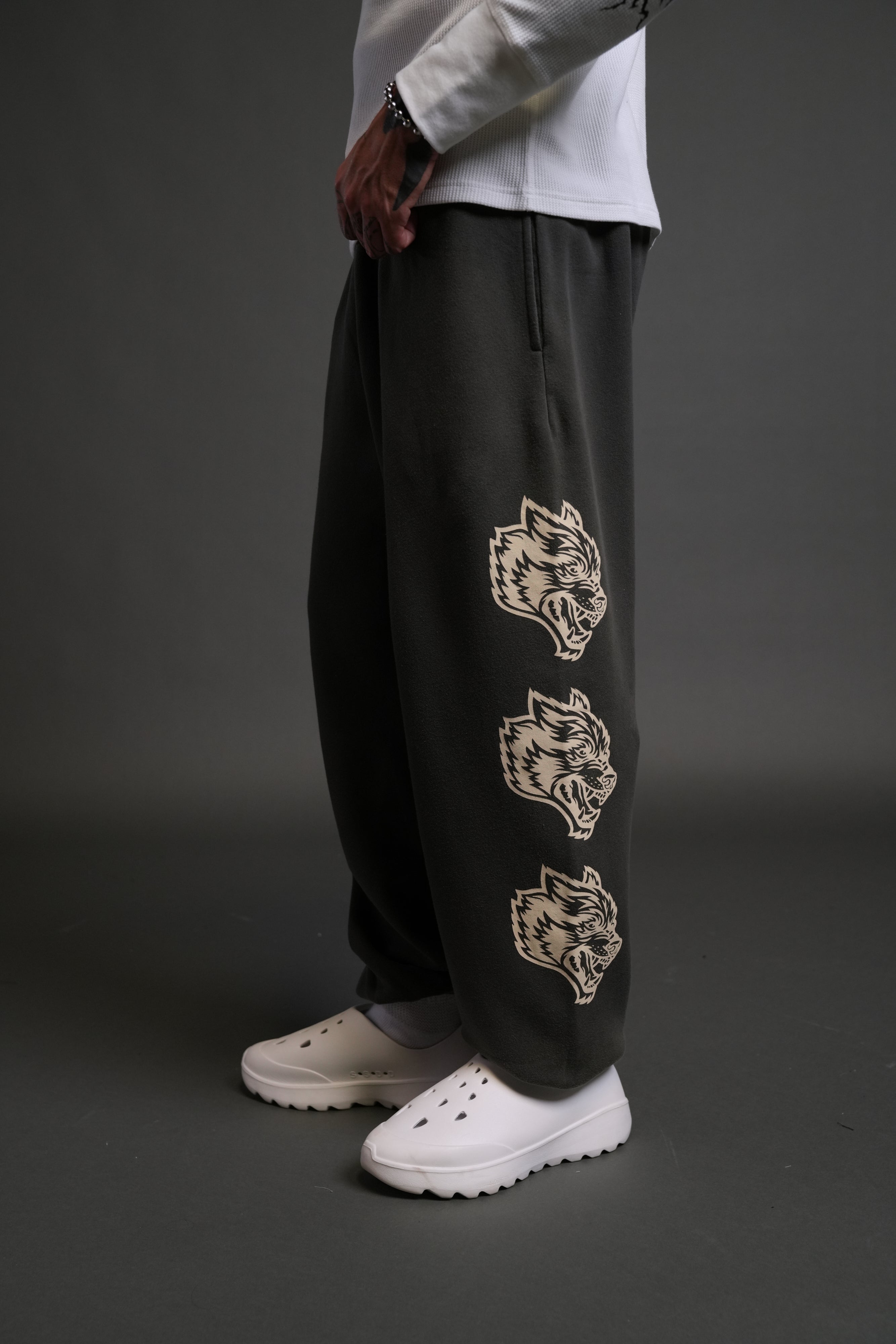 Heart Cherub Lightweight Lounger Sweat Pants in Wolf Gray Halo Wash