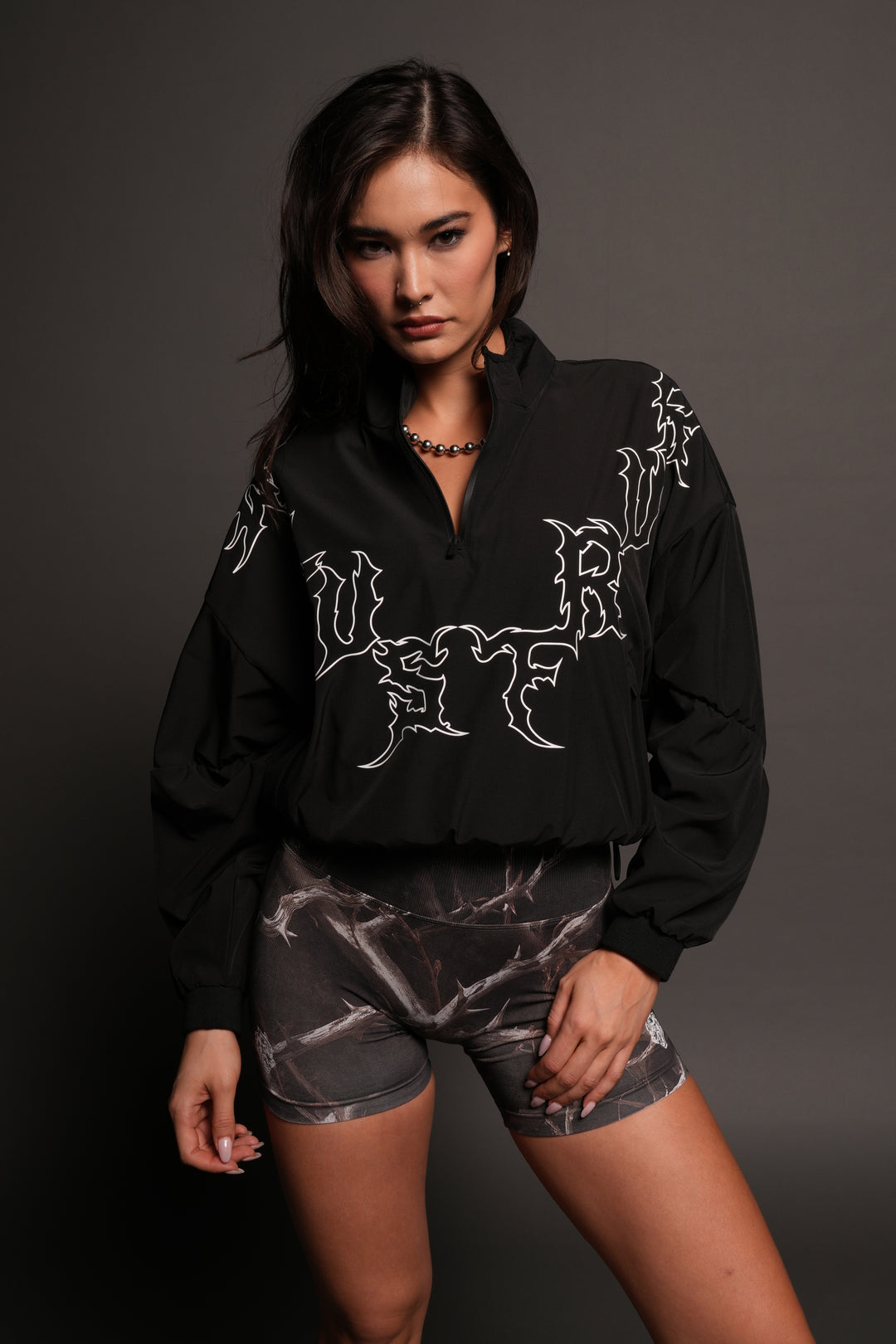 Wolves Hesh Pyramid Cropped Zip Mockneck In Black