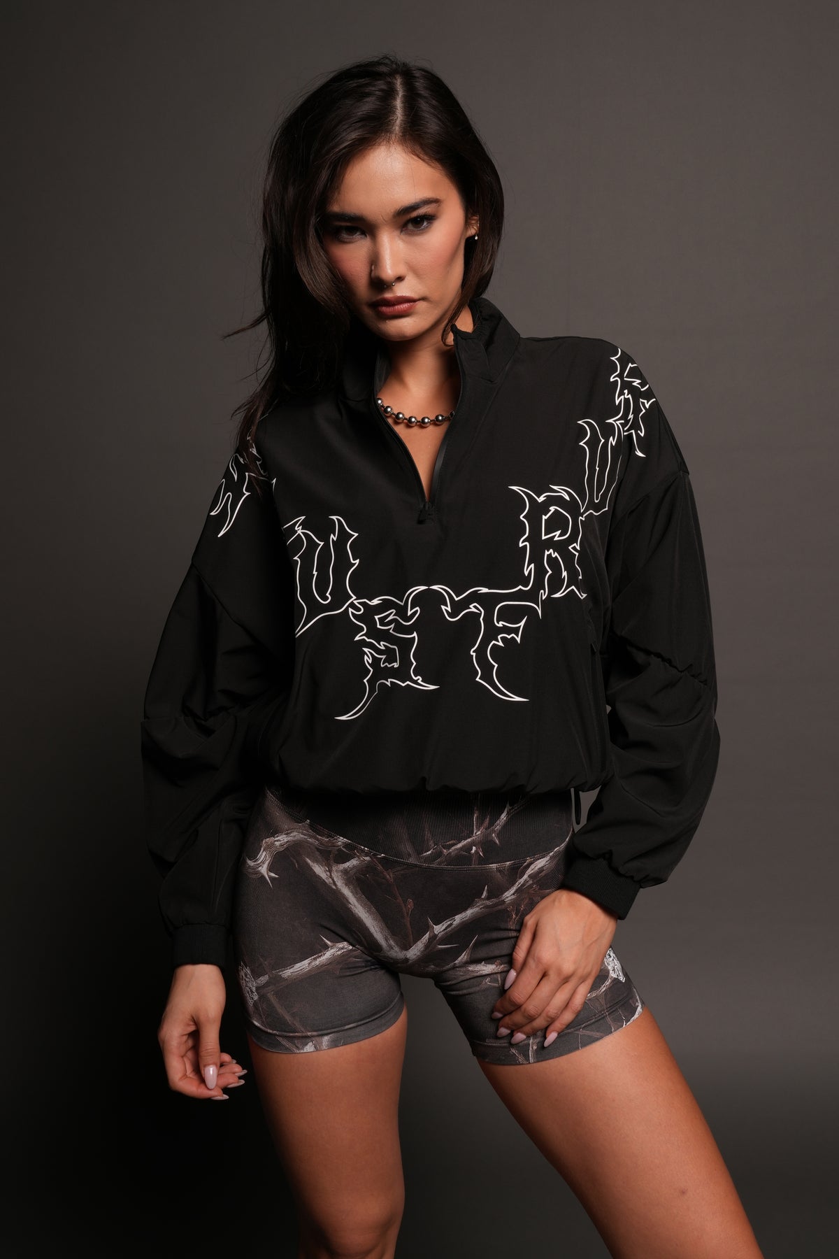 Wolves Hesh Pyramid Cropped Zip Mockneck In Black