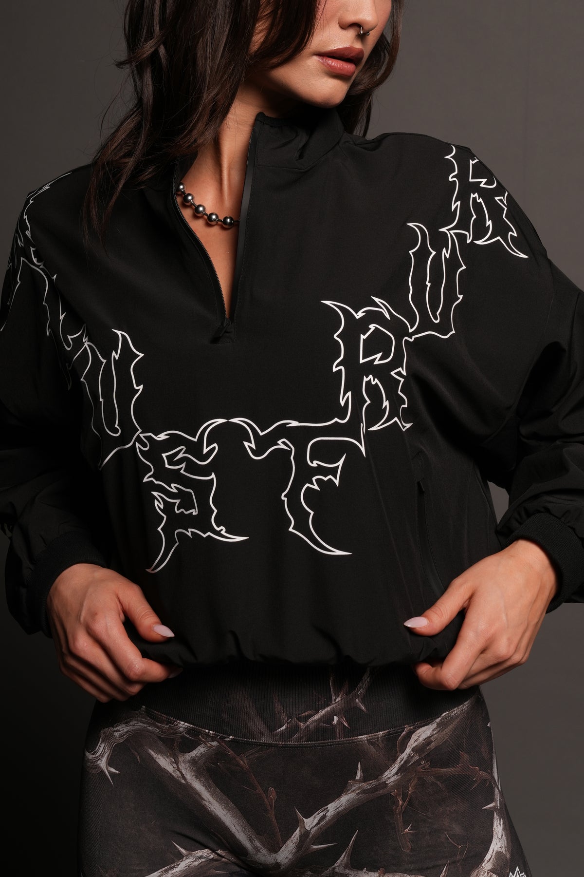 Wolves Hesh Pyramid Cropped Zip Mockneck In Black