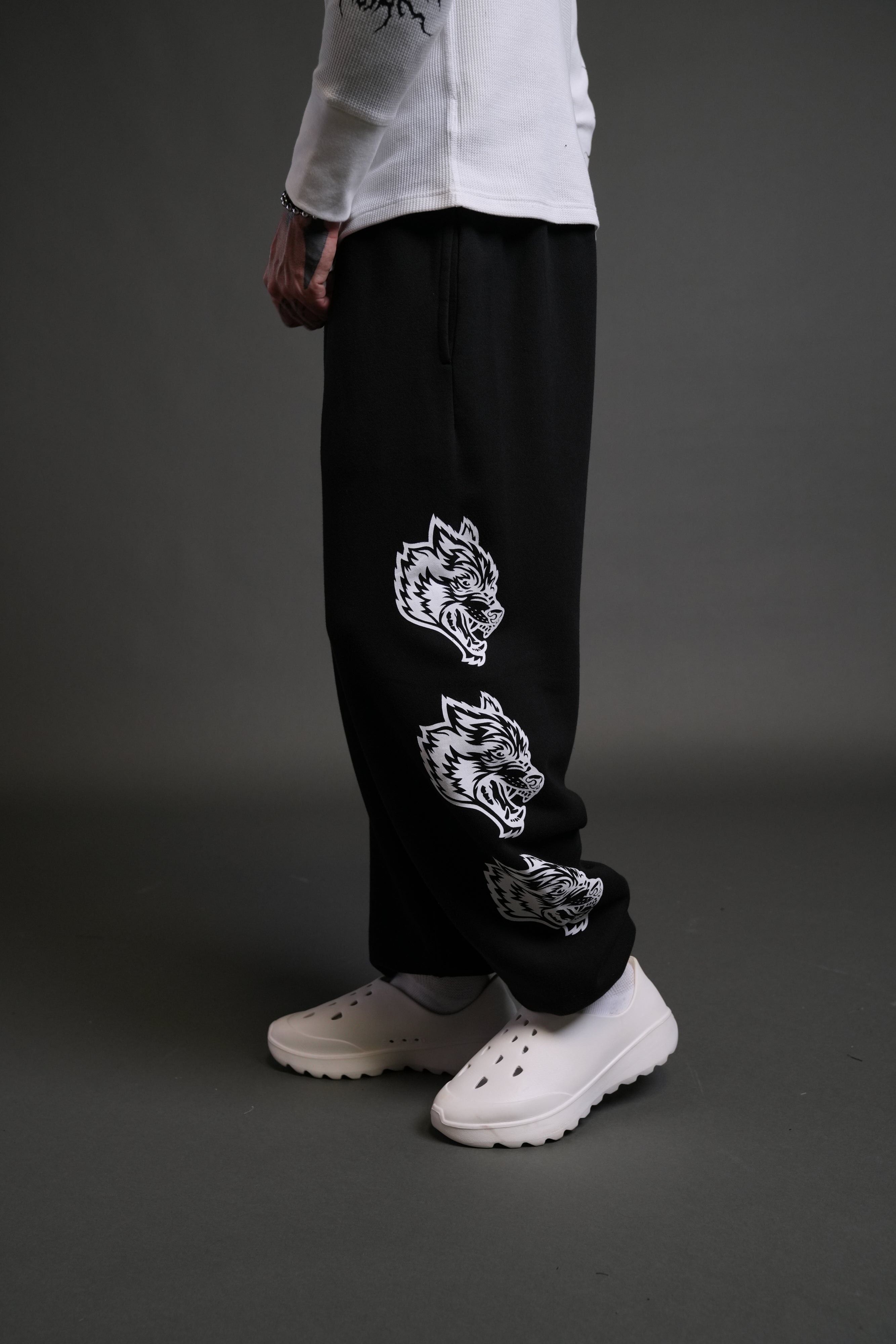 Heart Cherub Lightweight Lounger Sweat Pants in Black