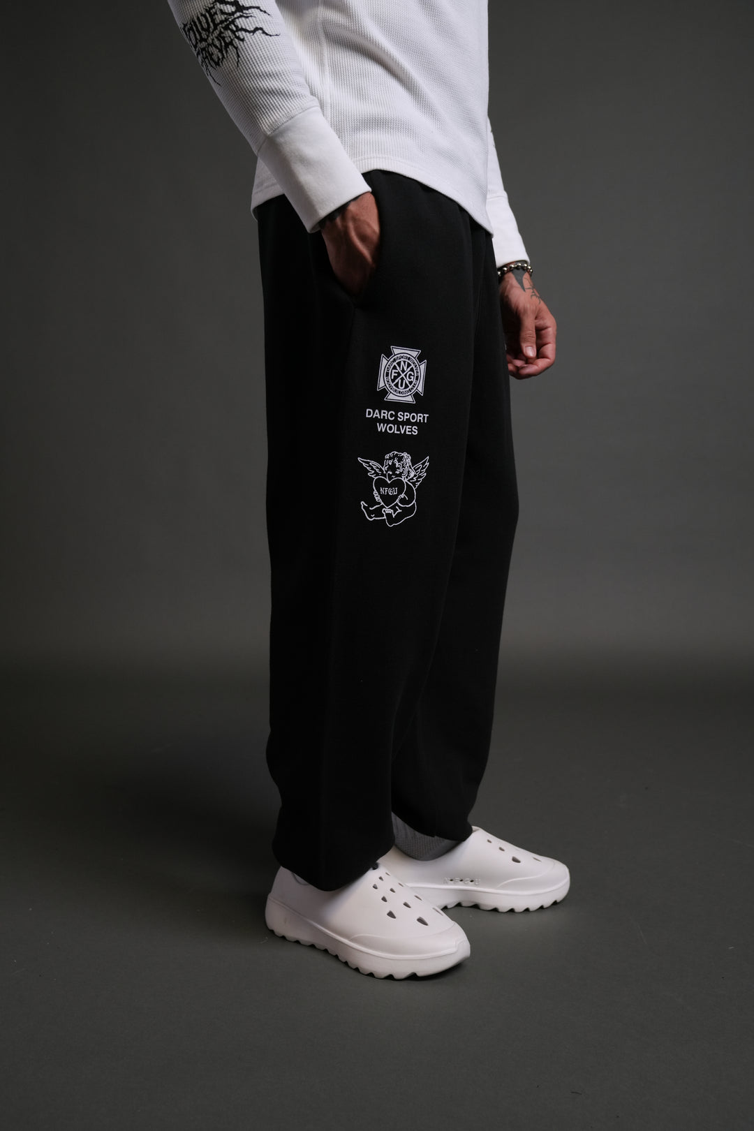 Heart Cherub Lightweight Lounger Sweat Pants in Black