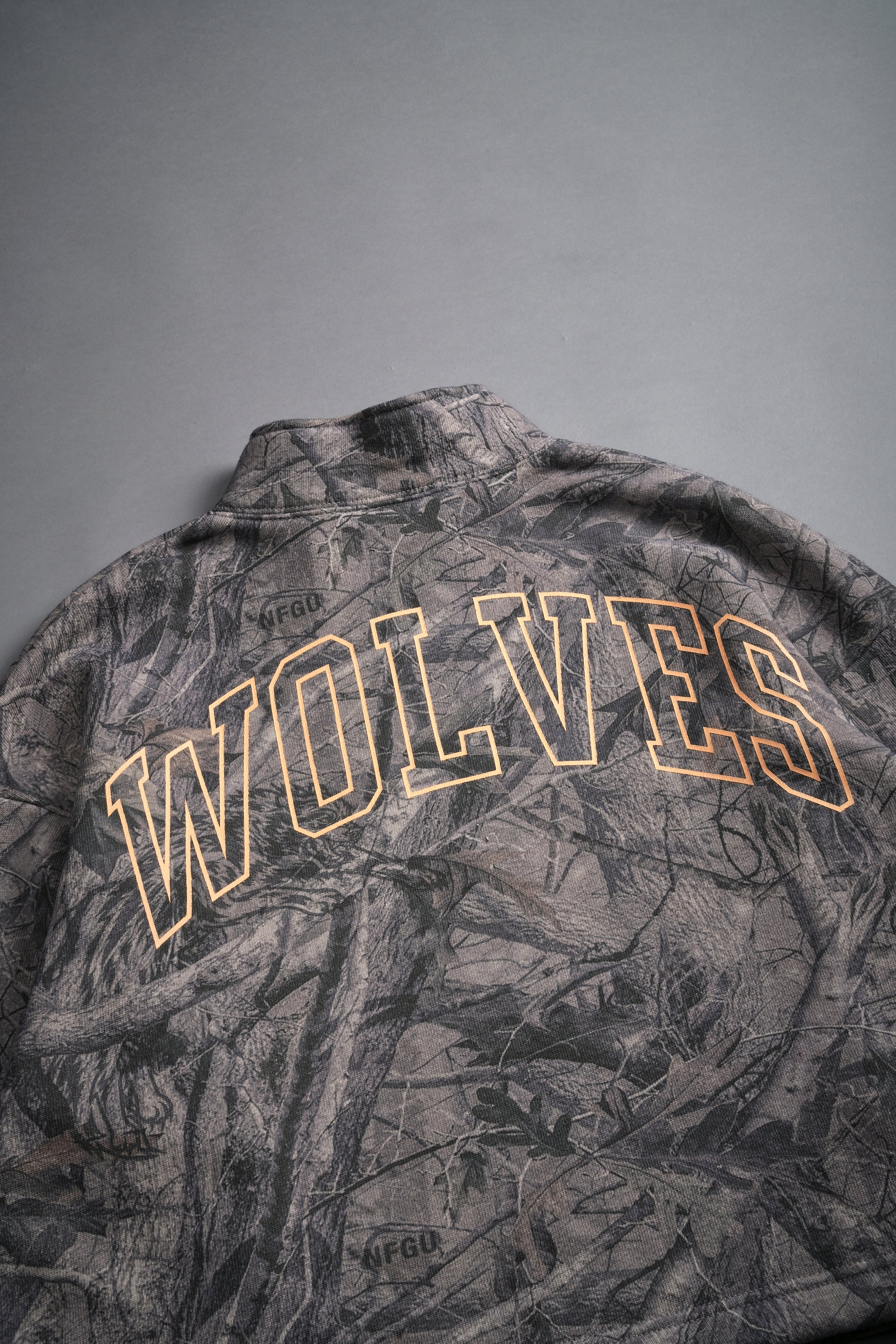 Live Fast V3 She Everson Mockneck Sweater in Driftwood Wolf Forest Camo