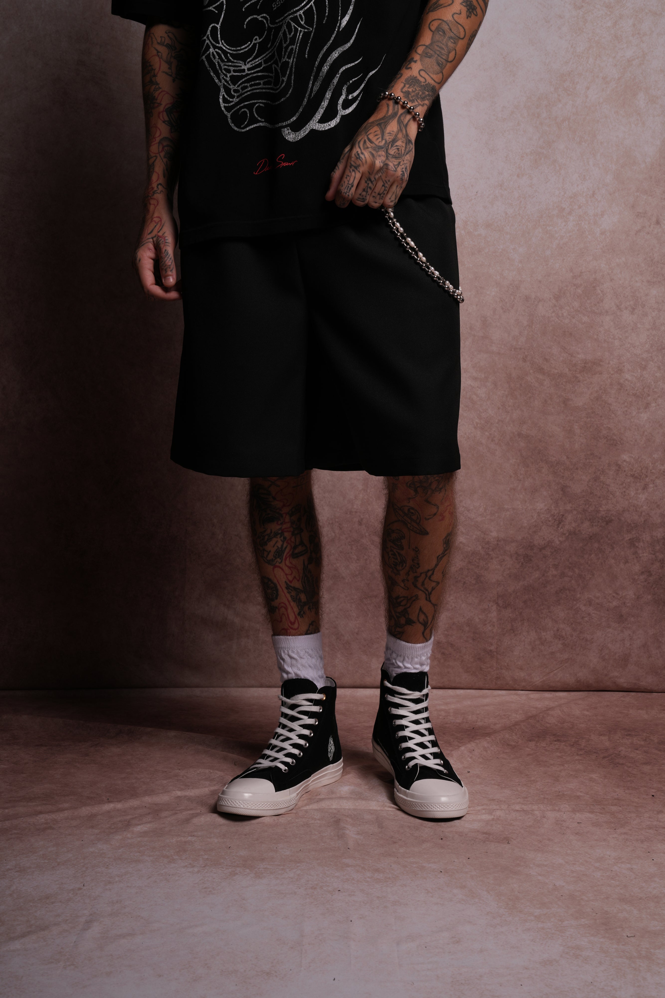 Wolf Chopper Armando Shorts in Black