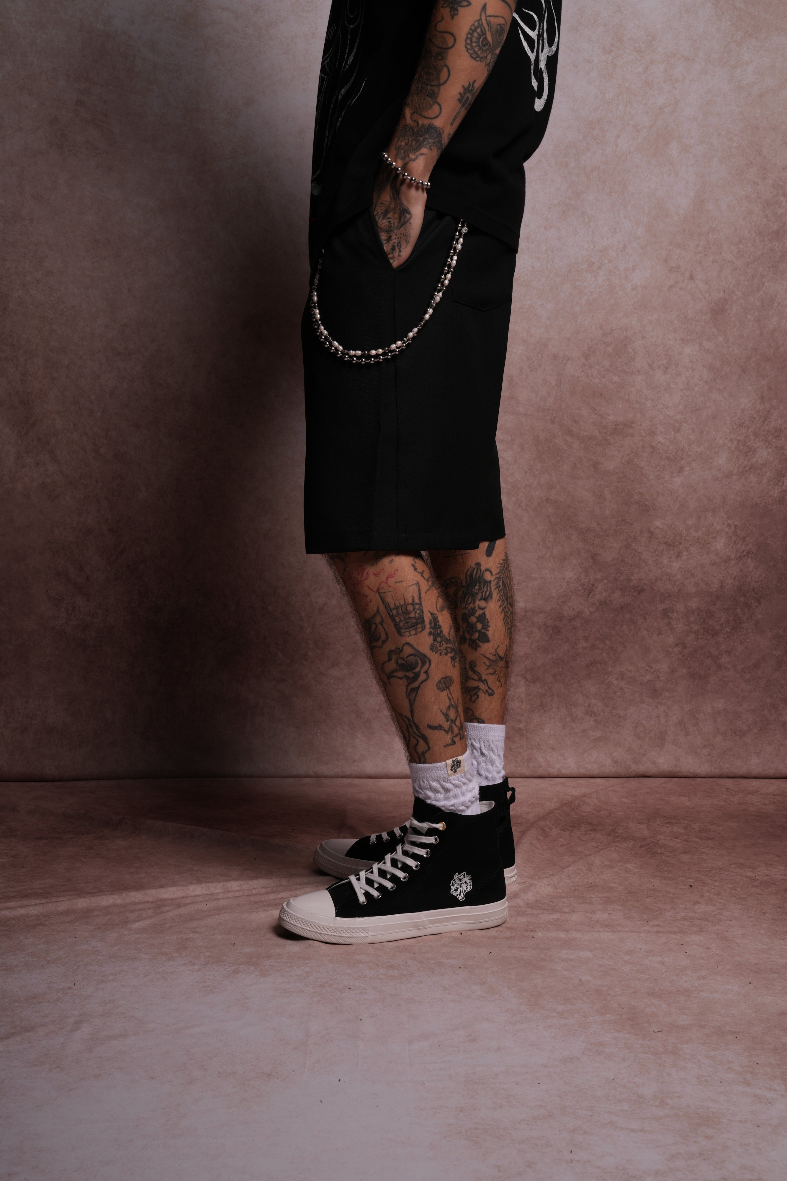 Wolf Chopper Armando Shorts in Black