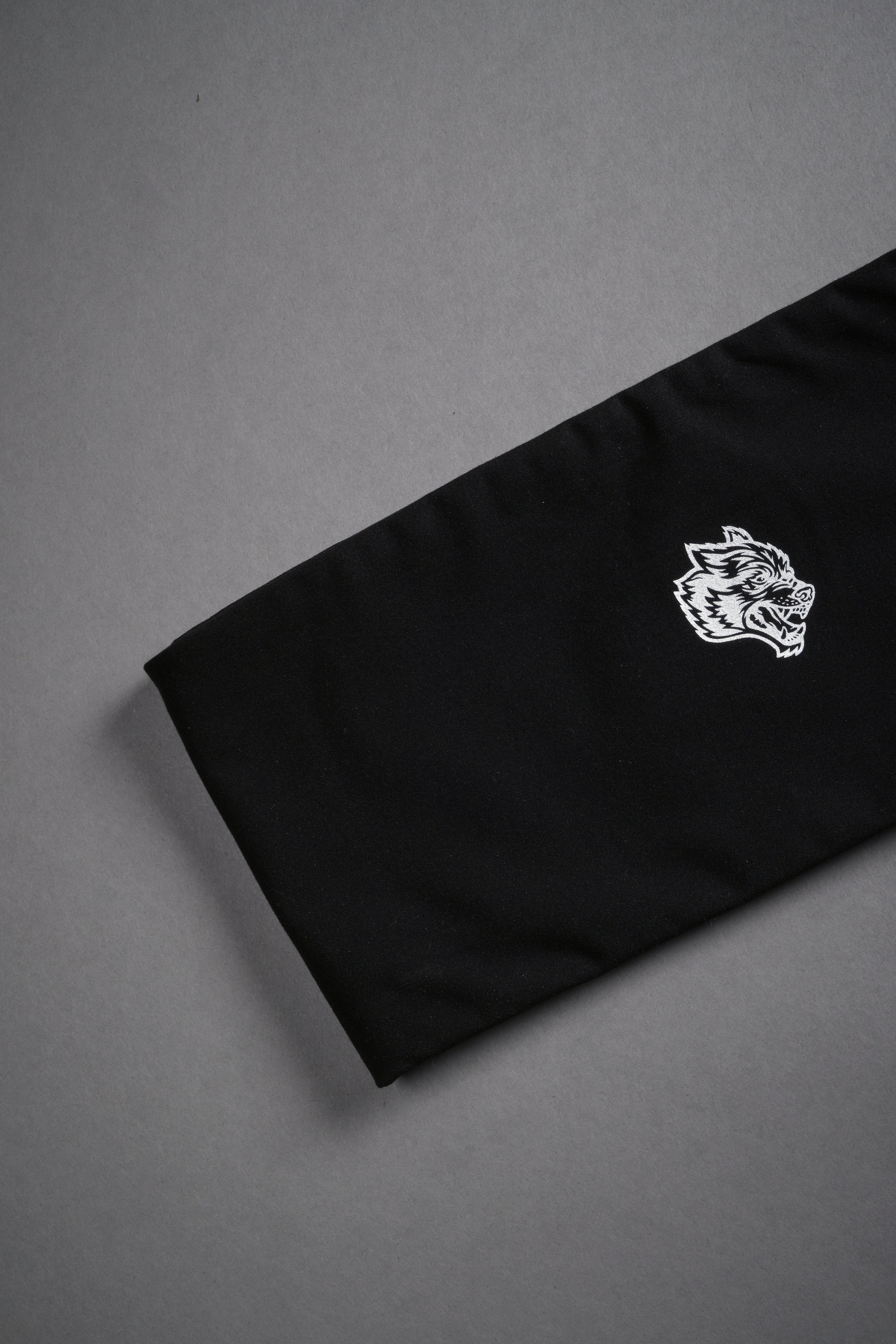 Single Wolf "Mia" Energy Bandeau in Black