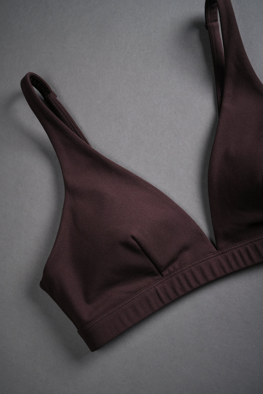 Chopper V Sports Bra in Darc Garnet