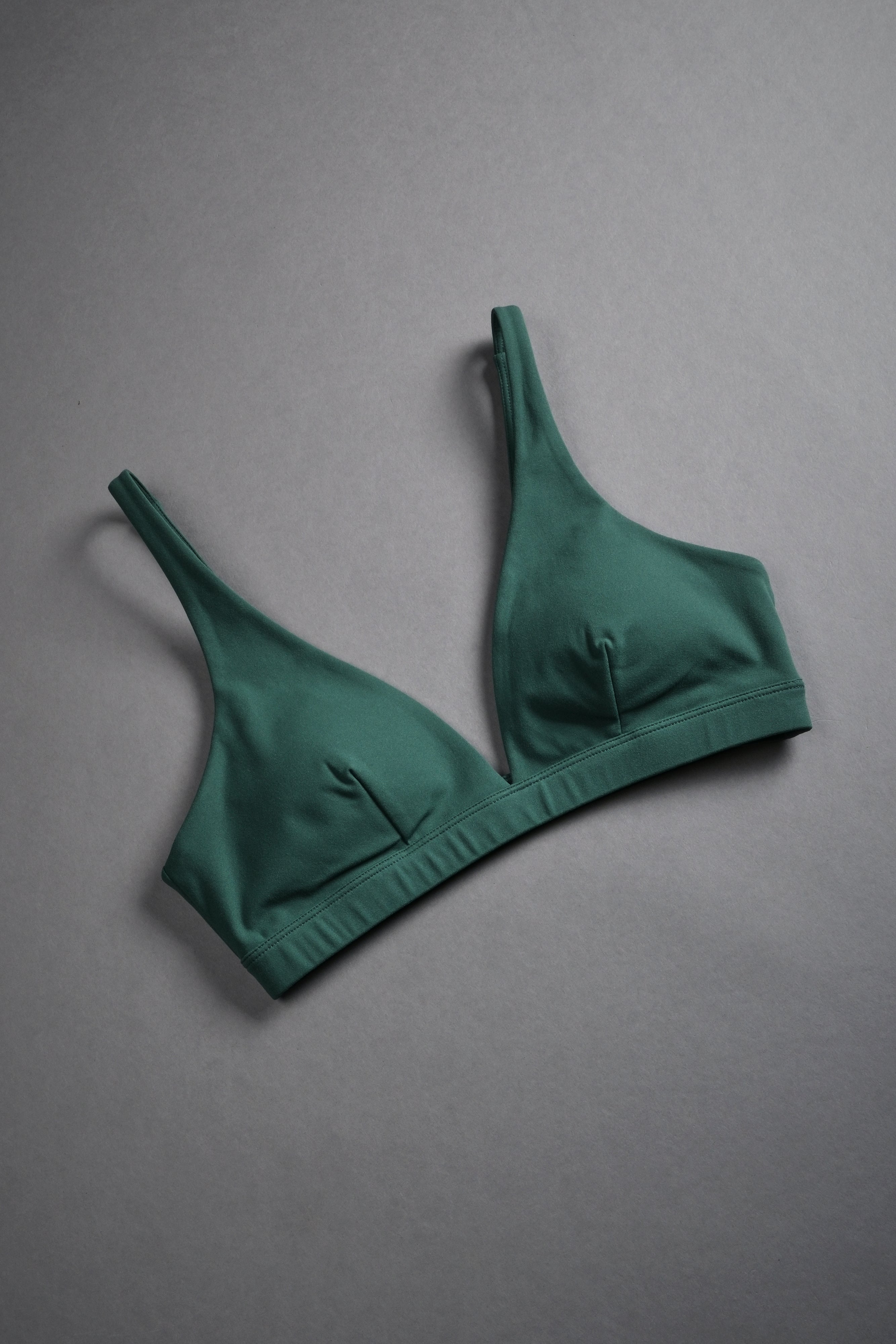 Chopper V Sports Bra in Hunter Green