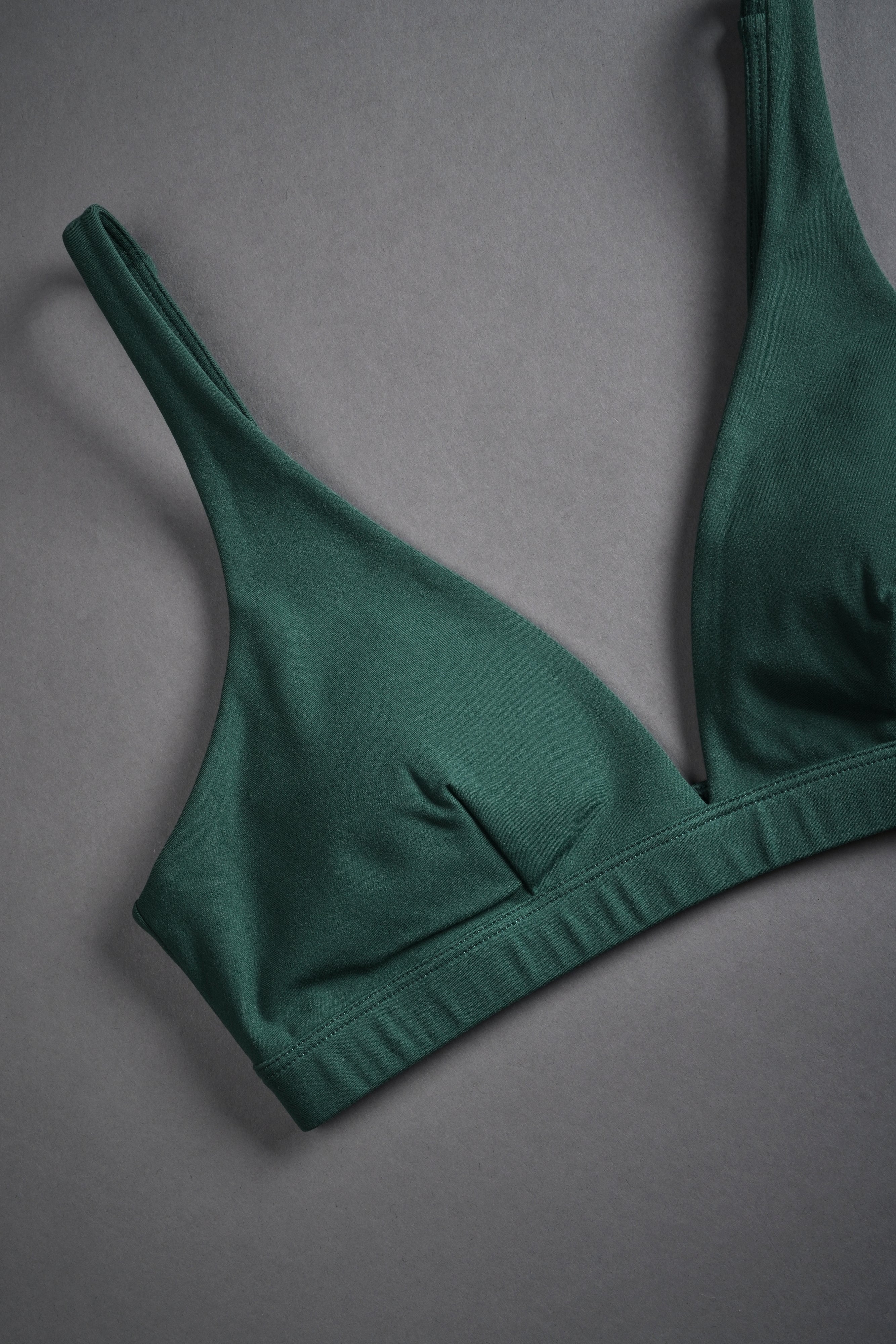 Chopper V Sports Bra in Hunter Green