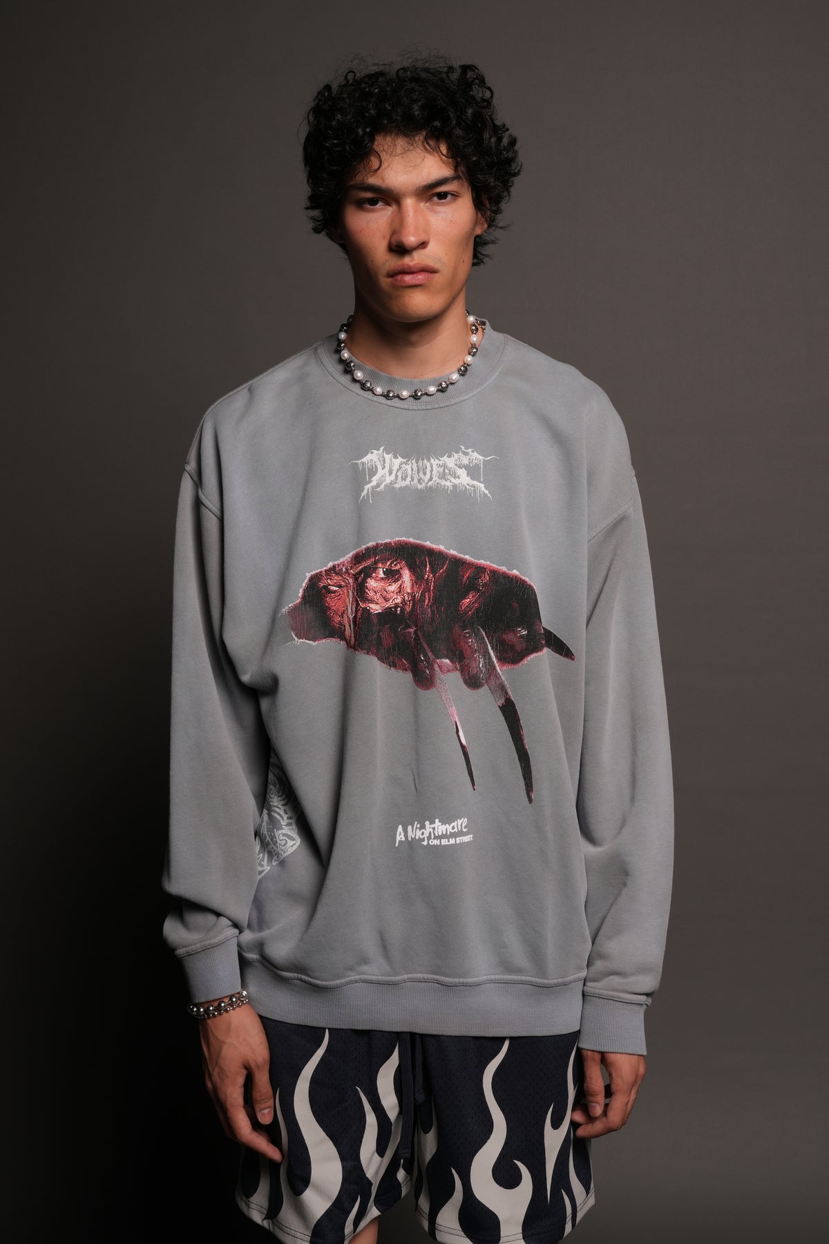 Dont Sleep London Crewneck In Dove Gray Super Sun Fade