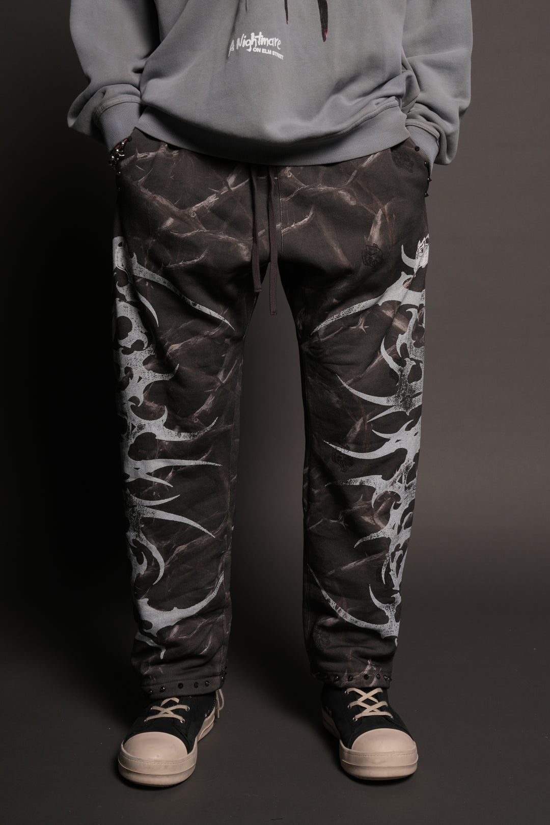 Ssddnfgu Bigelow Sweat Pants In Darc Thorns