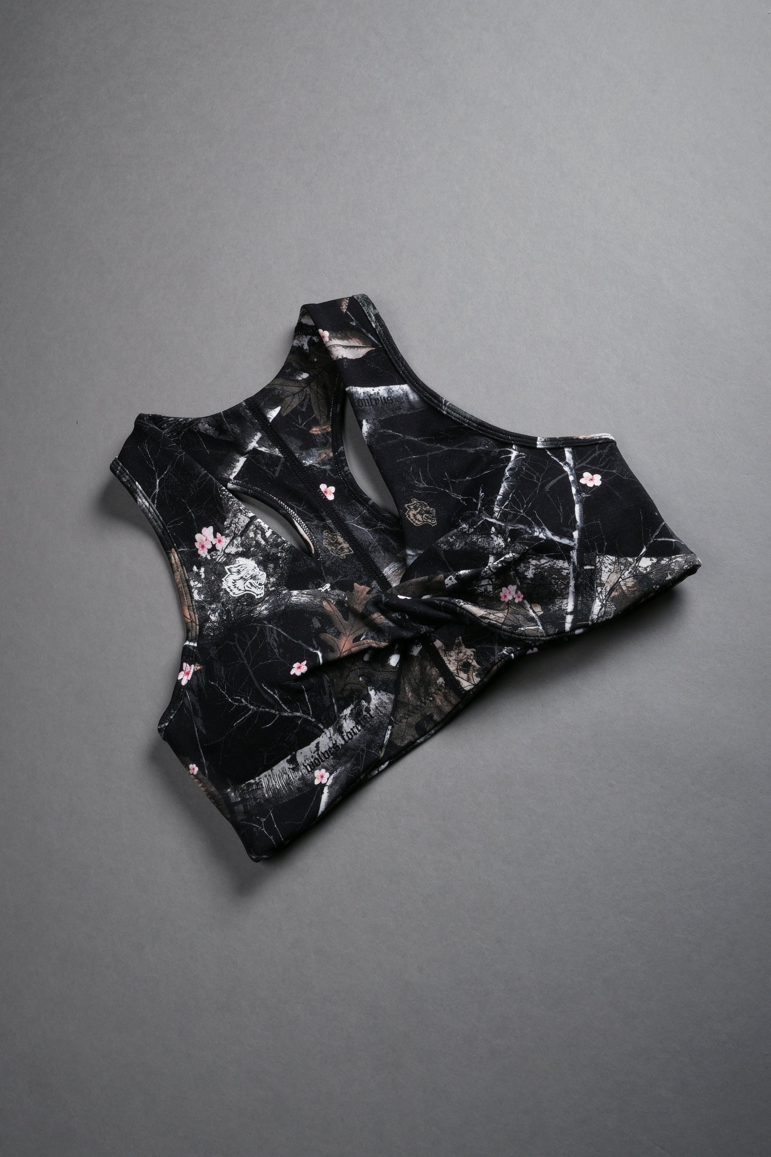 Single Wolf "Everson" Seamless Twist Bra in Darc Blossom Woodland Camo