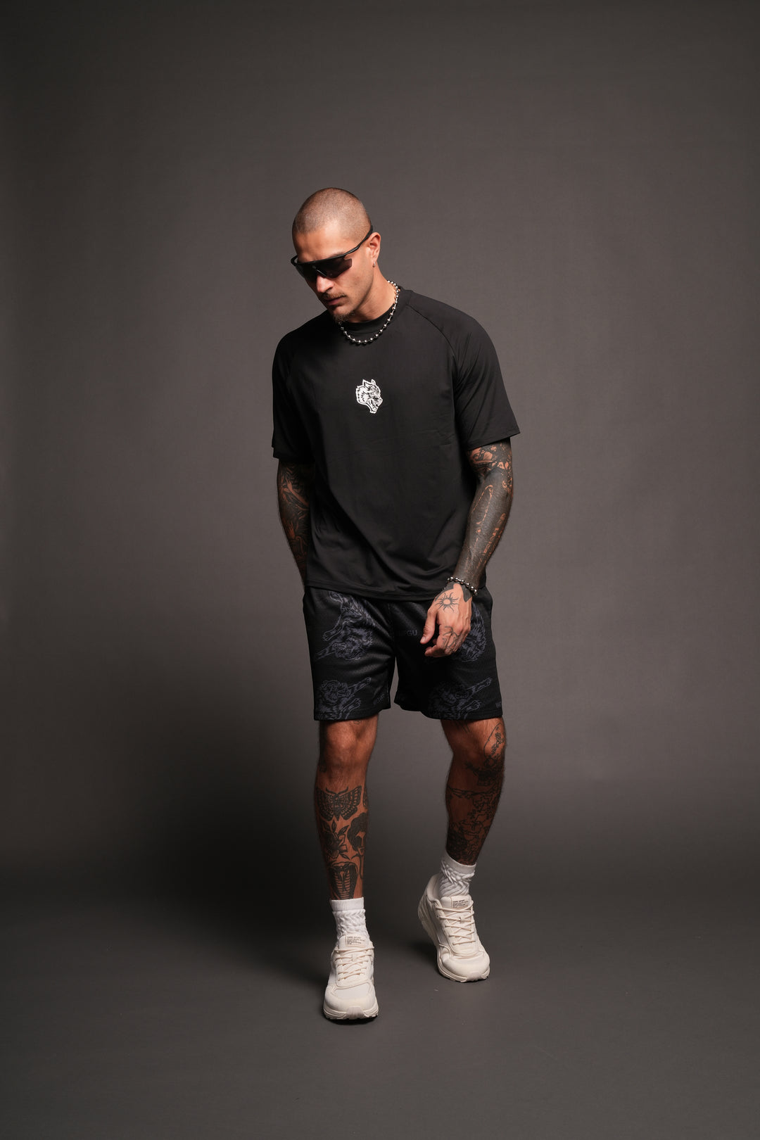 Wolves Pyramid V2 Dry Wolf Raglan Ss Tee In Black