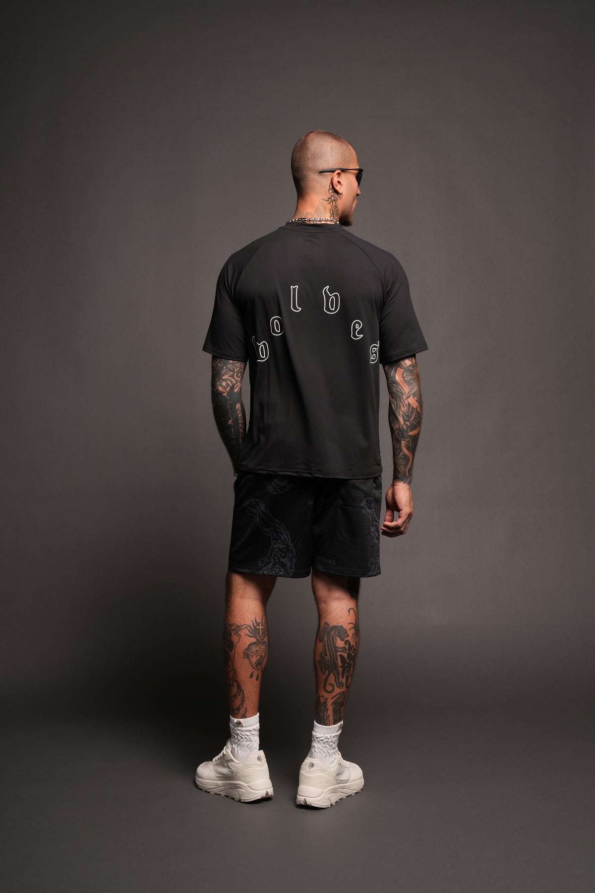 Wolves Pyramid V2 Dry Wolf Raglan Ss Tee In Black