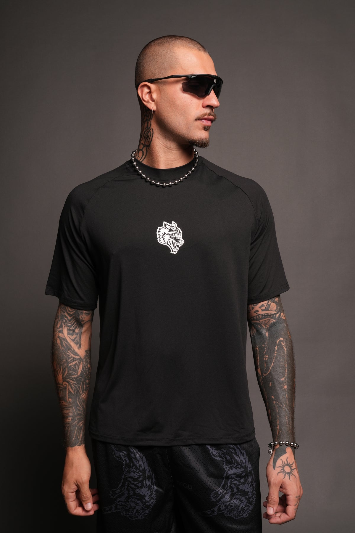 Wolves Pyramid V2 Dry Wolf Raglan Ss Tee In Black