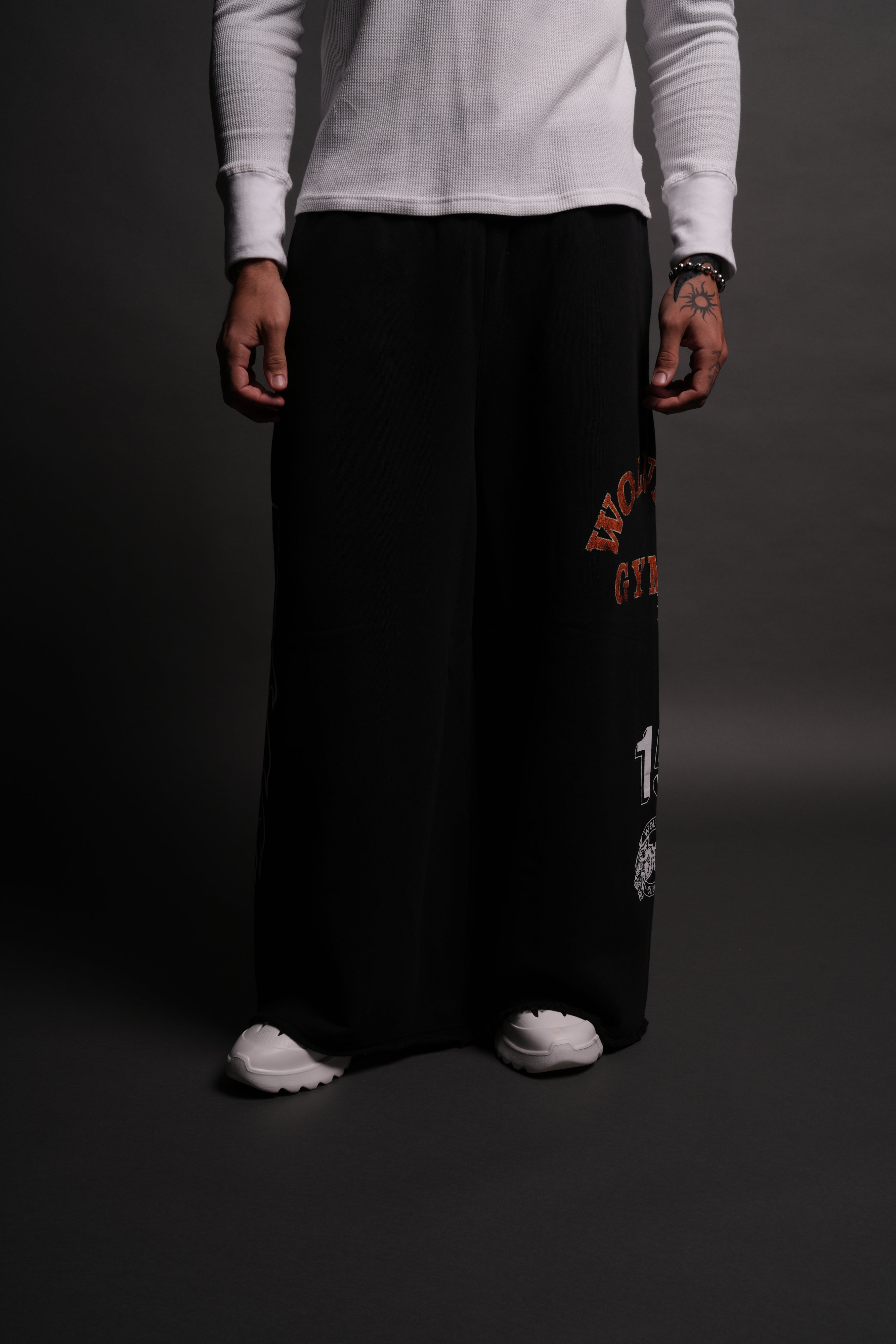 Wolves Gym V2 Oversized Omen Sweat Pants in Black