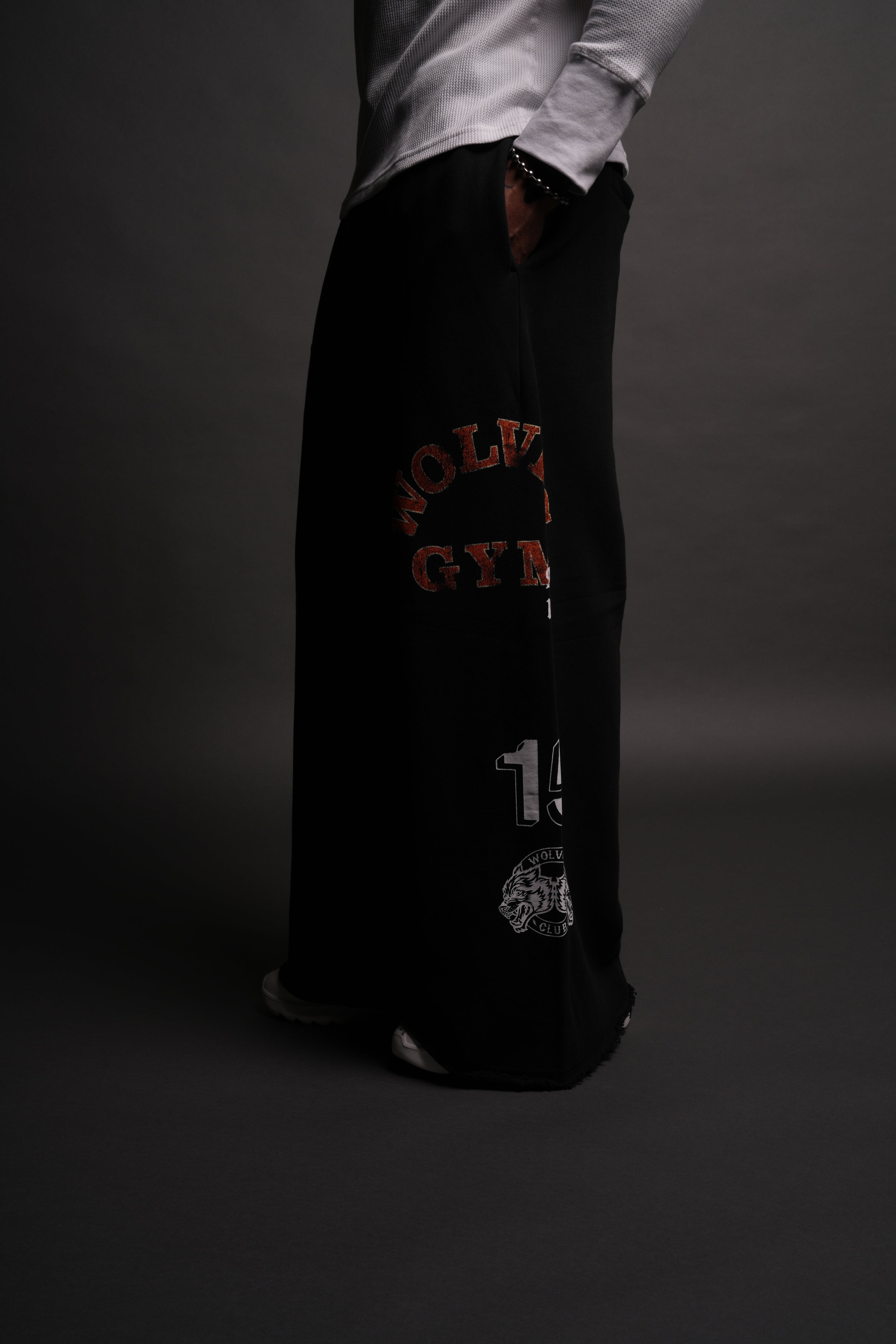 Wolves Gym V2 Oversized Omen Sweat Pants in Black