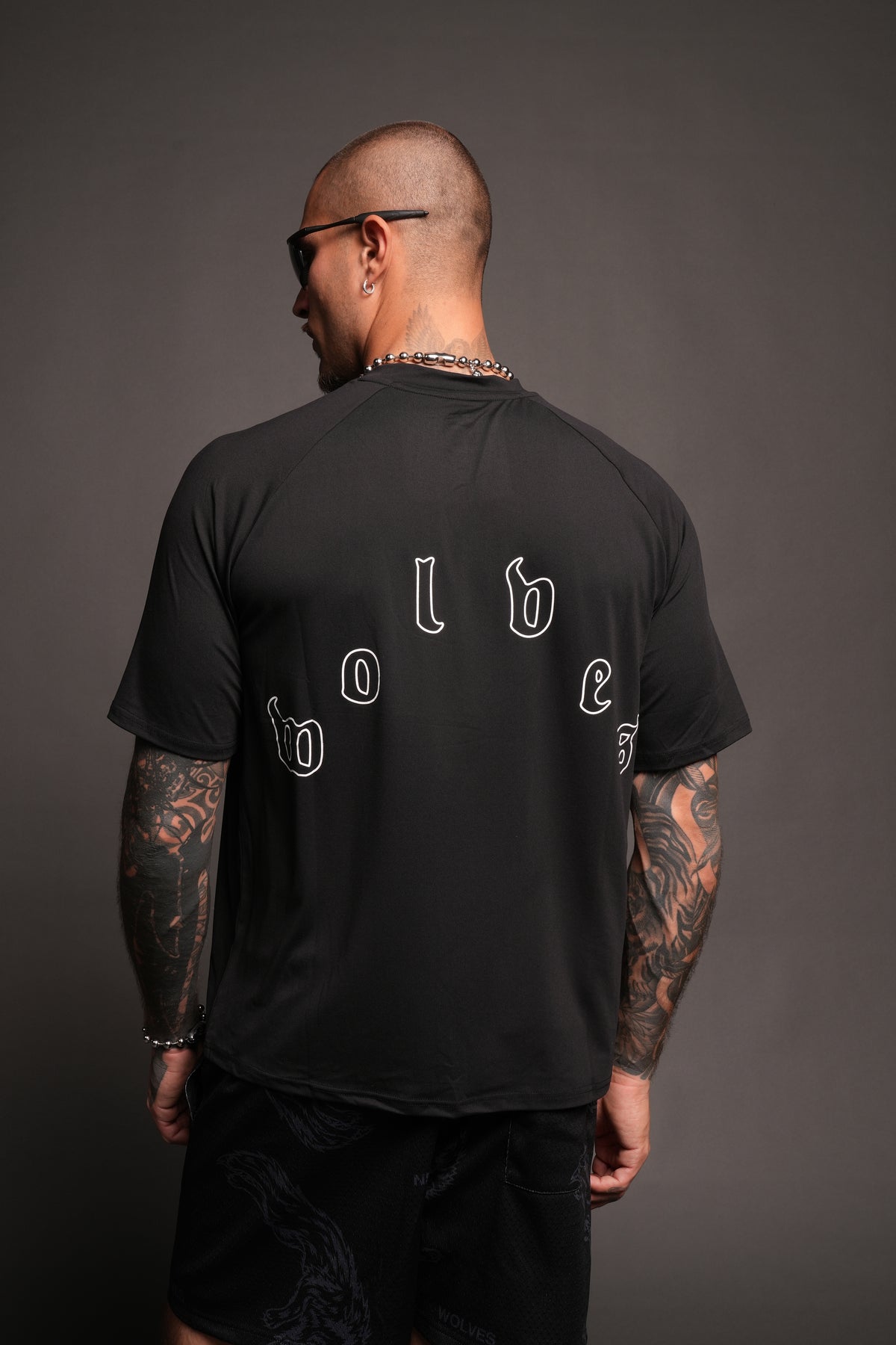 Wolves Pyramid V2 Dry Wolf Raglan Ss Tee In Black