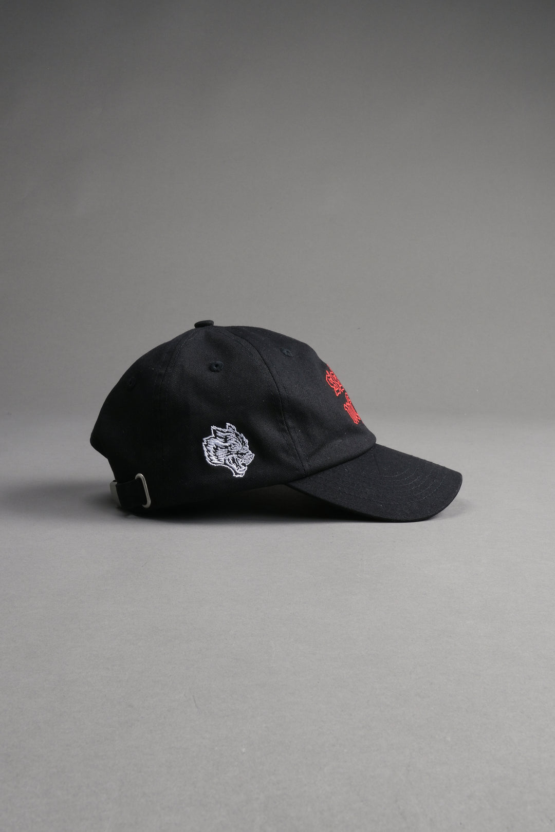 SSDDNFGU Wolf Dad Hat V2 in Black
