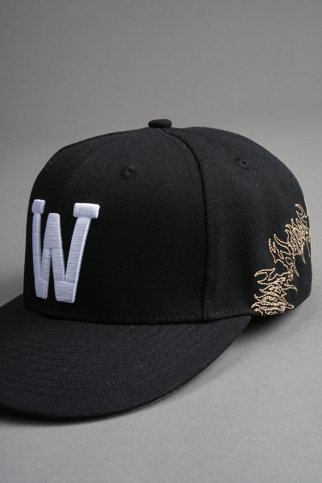 Hesh Core Fitted Cap in Black