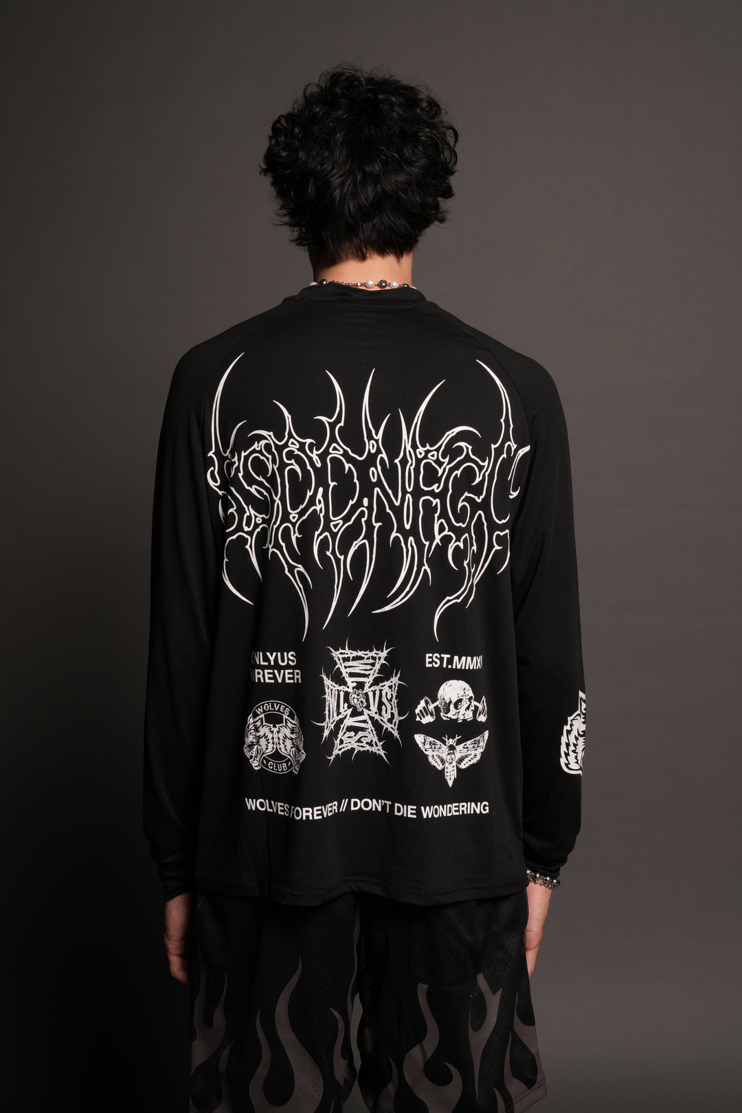 Hesh Mantra Dry Wolf Raglan Ls Tee In Black