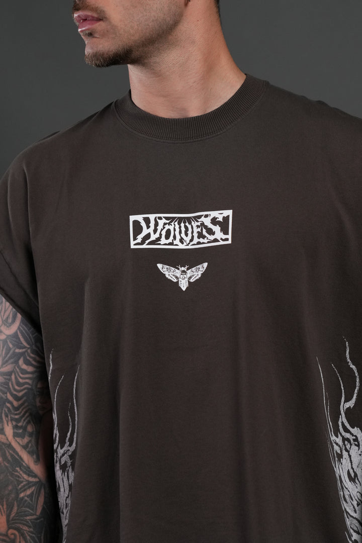 Death's-Head Grunge Cut-Off Mid Length Raw Hem Tee in Darc Brown Drift Wash