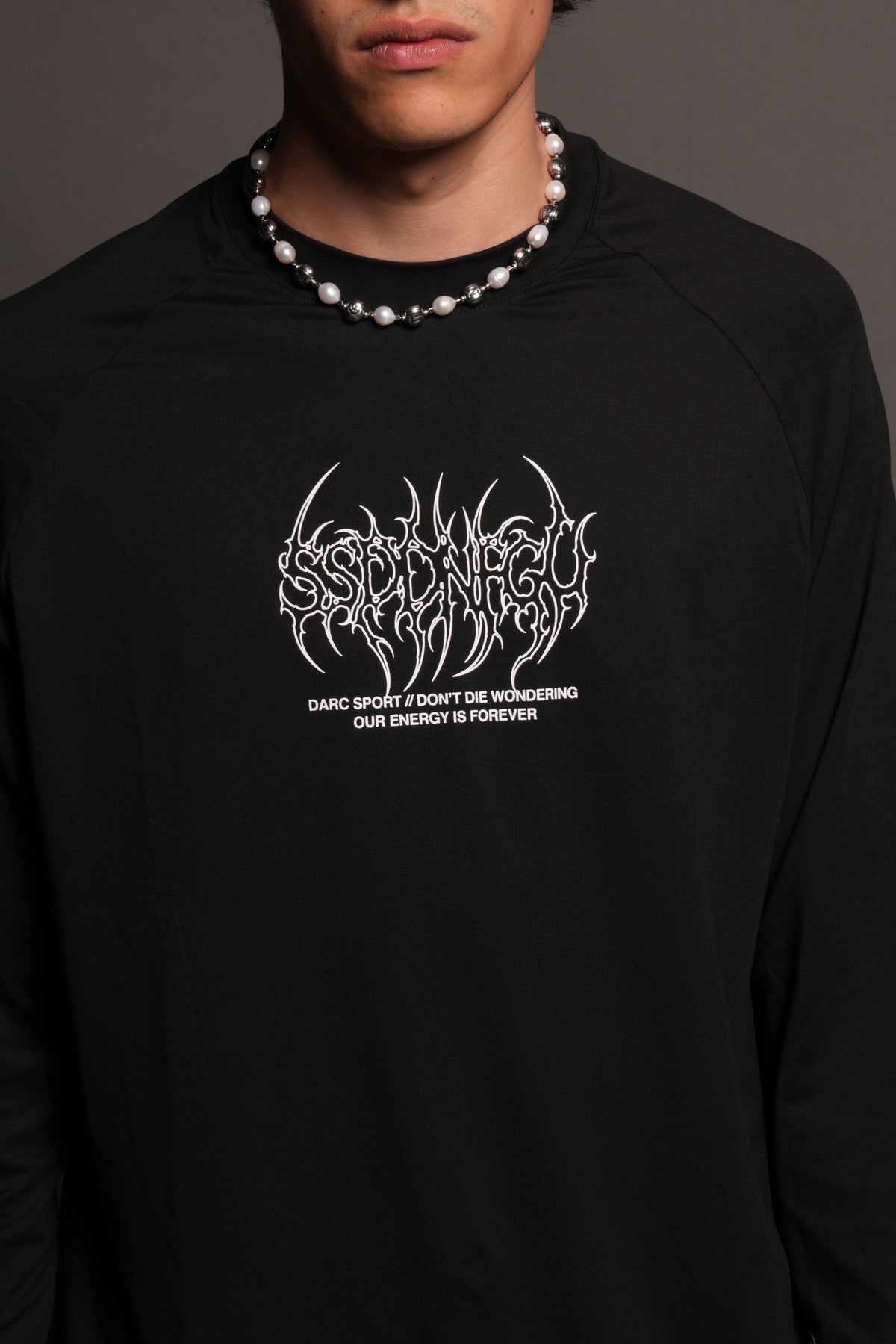 Hesh Mantra Dry Wolf Raglan Ls Tee In Black