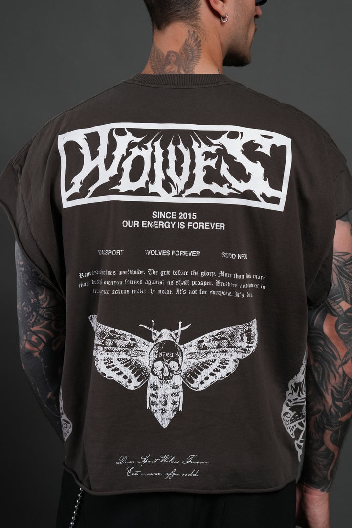Death's-Head Grunge Cut-Off Mid Length Raw Hem Tee in Darc Brown Drift Wash