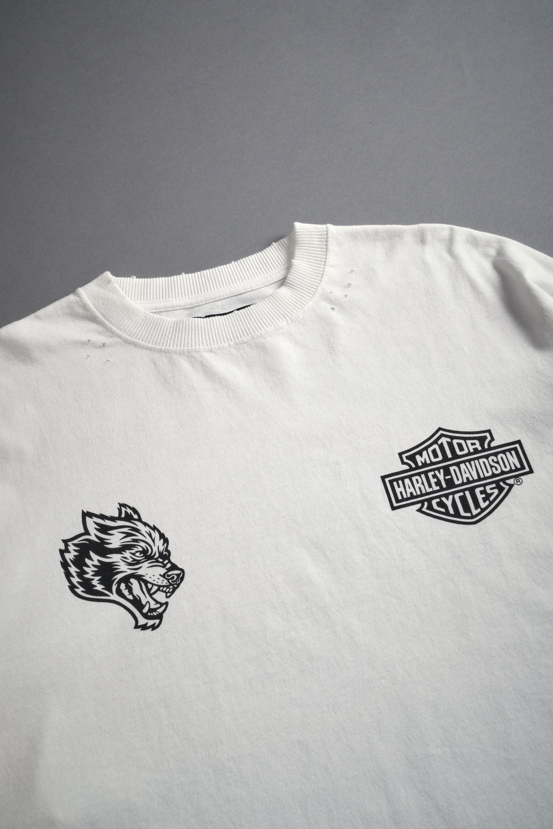 Harley-Davidson Wolves Distressed Grunge "Box Cut" L/S Tee in Cream