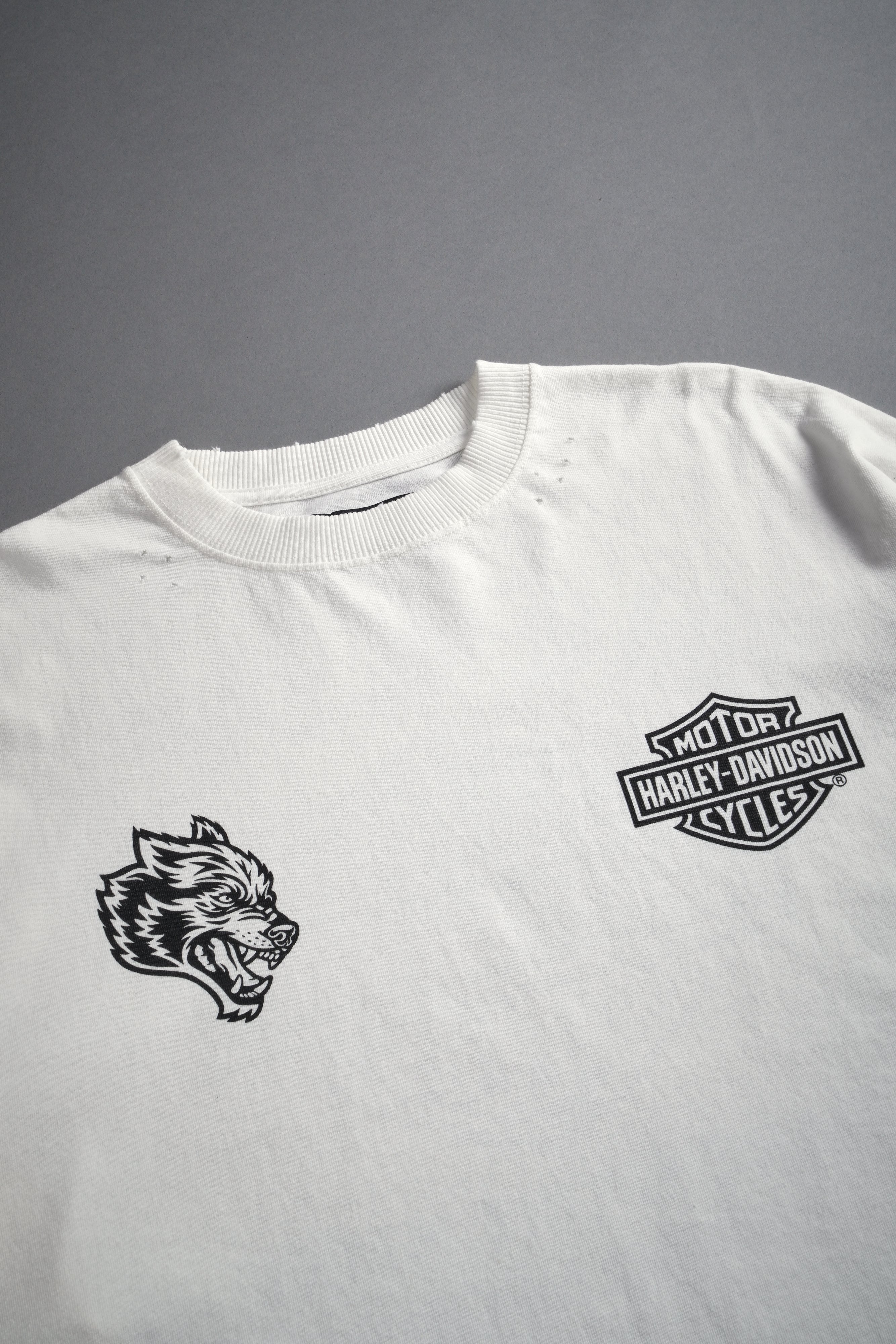 Harley-Davidson Wolves Distressed Grunge "Box Cut" L/S Tee in Cream