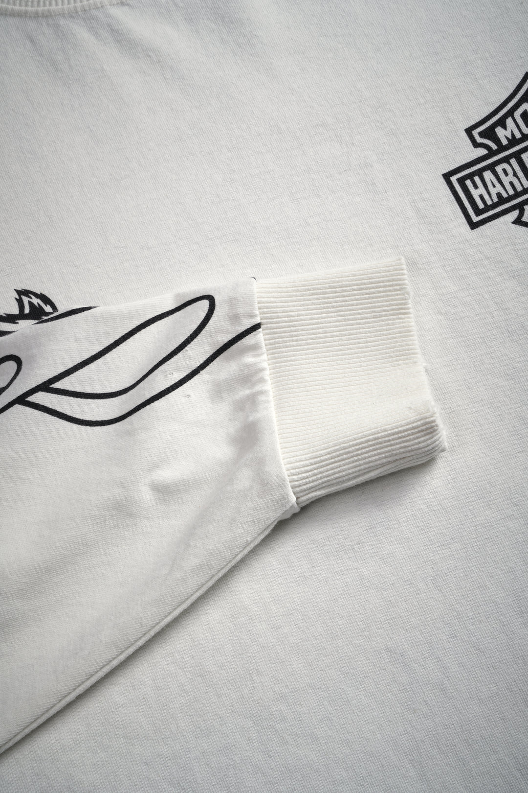 Harley-Davidson Wolves Distressed Grunge "Box Cut" L/S Tee in Cream