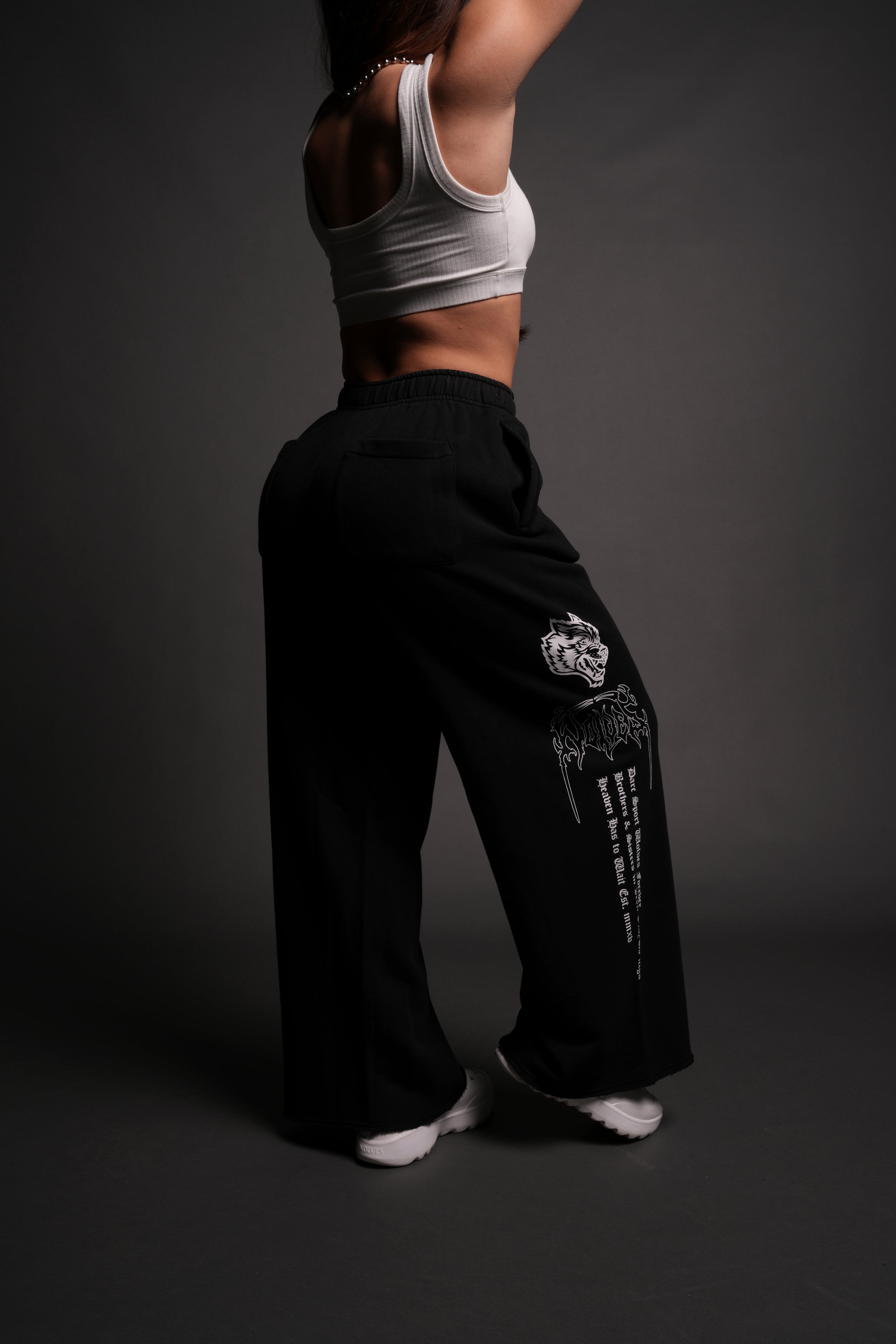 Wolves Hesh Durst Sweats V2 in Black