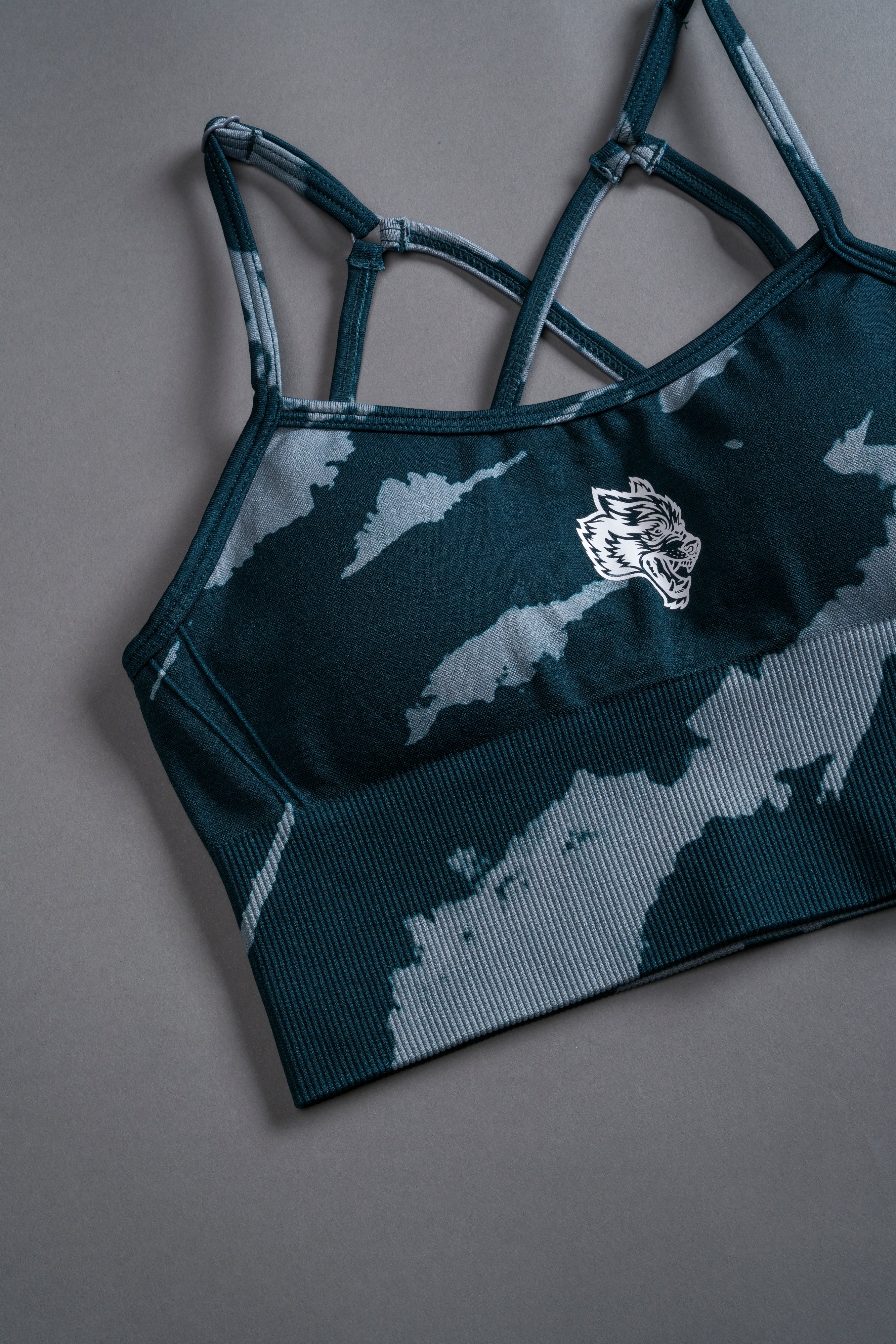 Single Wolf "Everson Seamless" Huxley Bra in Darc Ocean Native Camo