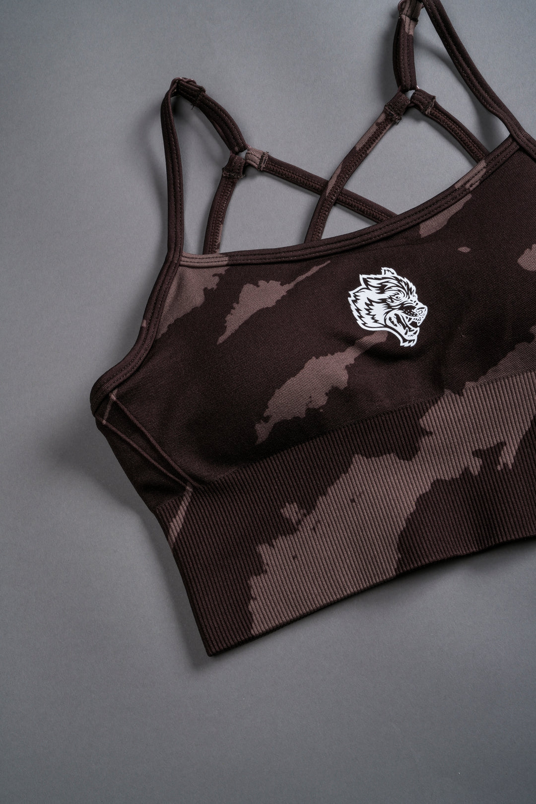 Single Wolf "Everson Seamless" Huxley Bra in Darc Garnet Native Camo