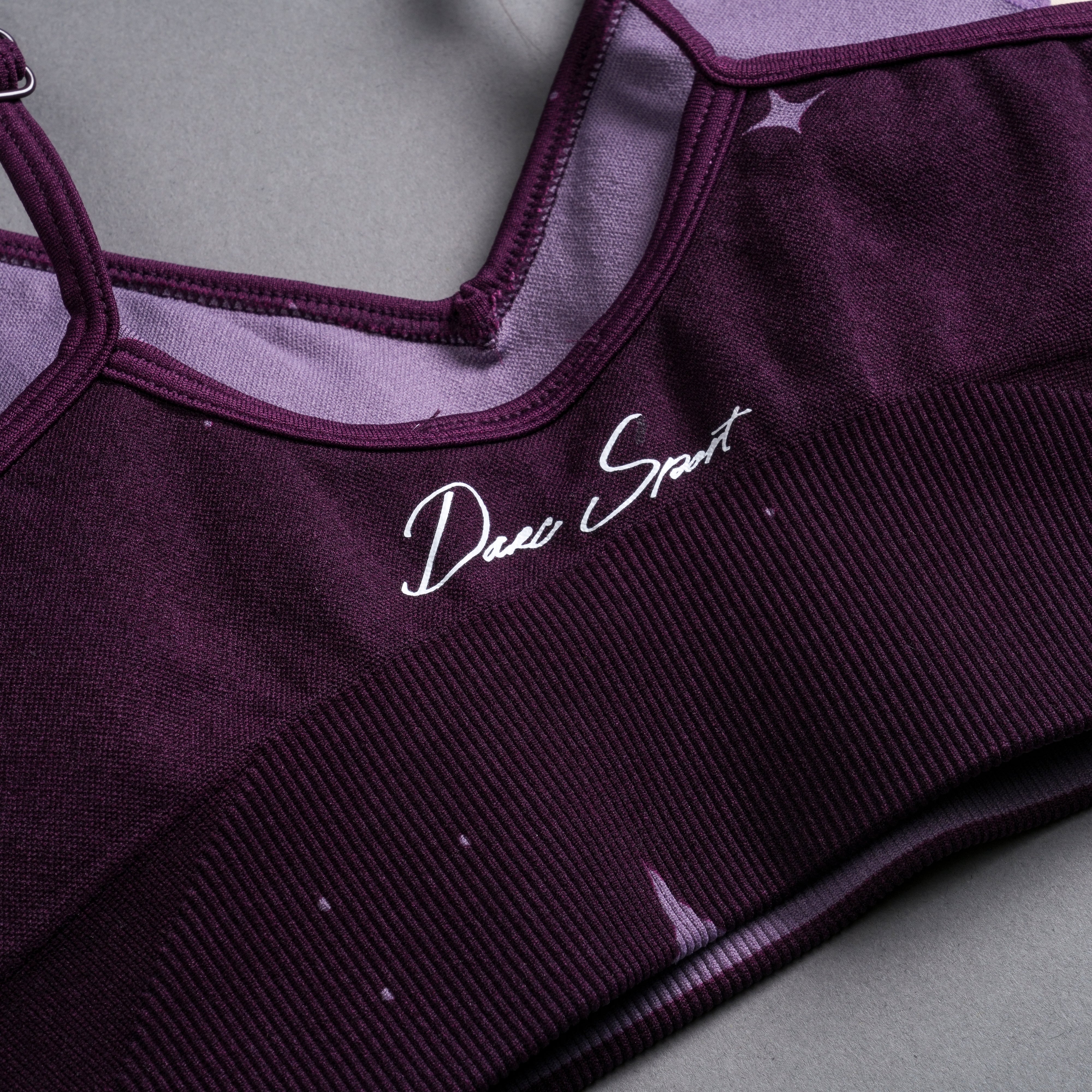 Dual Darc Script"Everson Seamless" Sports Bra in Plum Starry Night