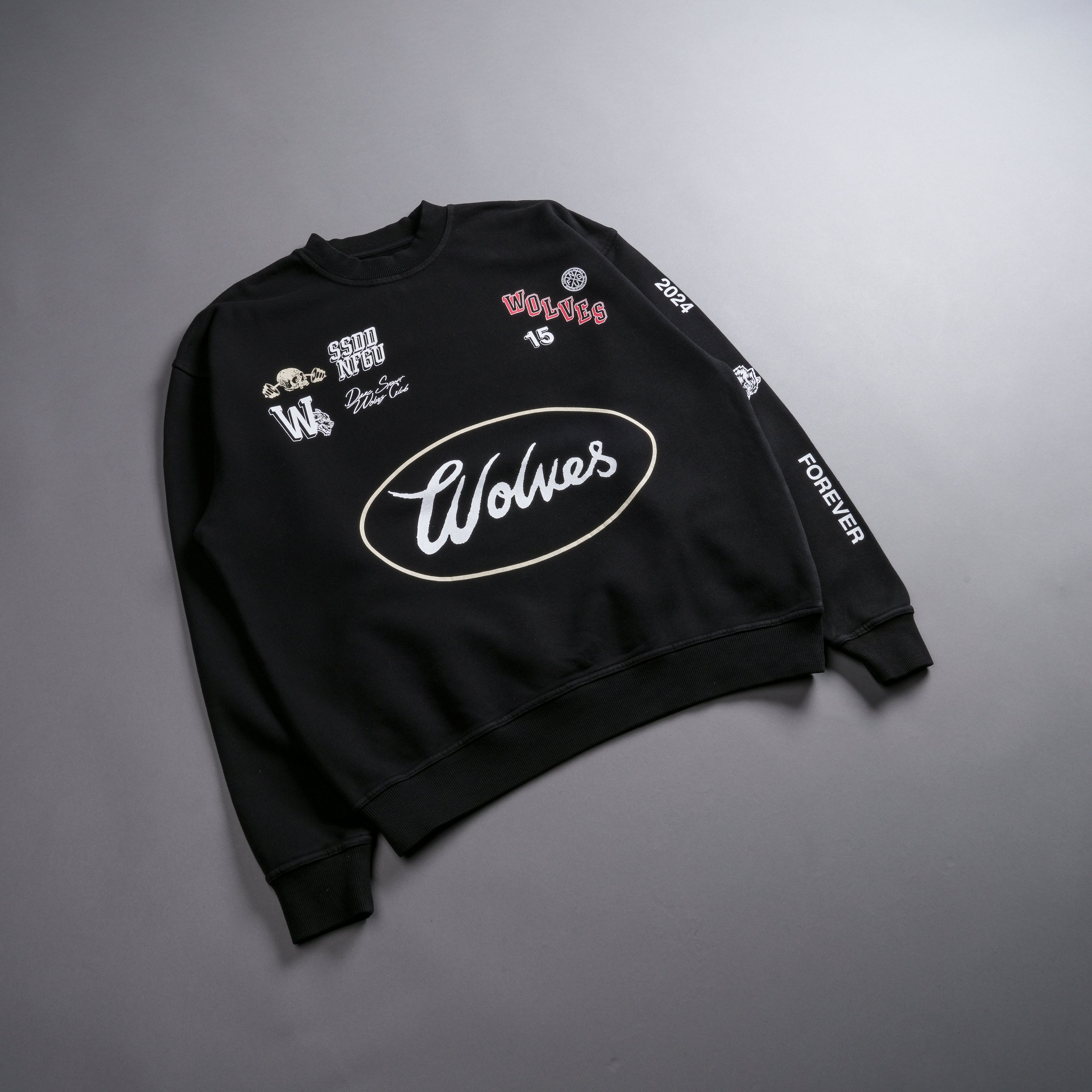 Live Fast V2 She London Crewneck in Black