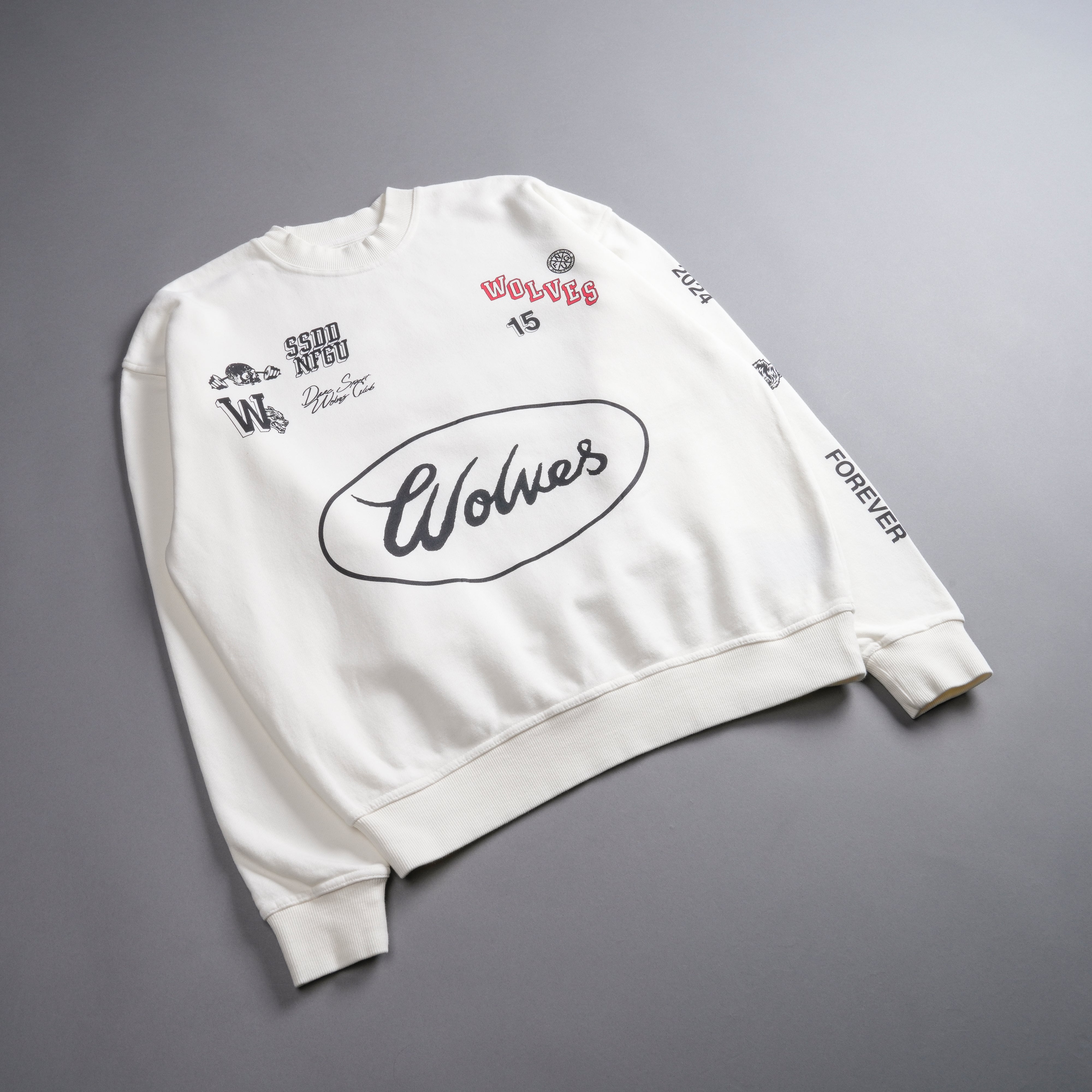 Live Fast V2 She London Crewneck in Cream