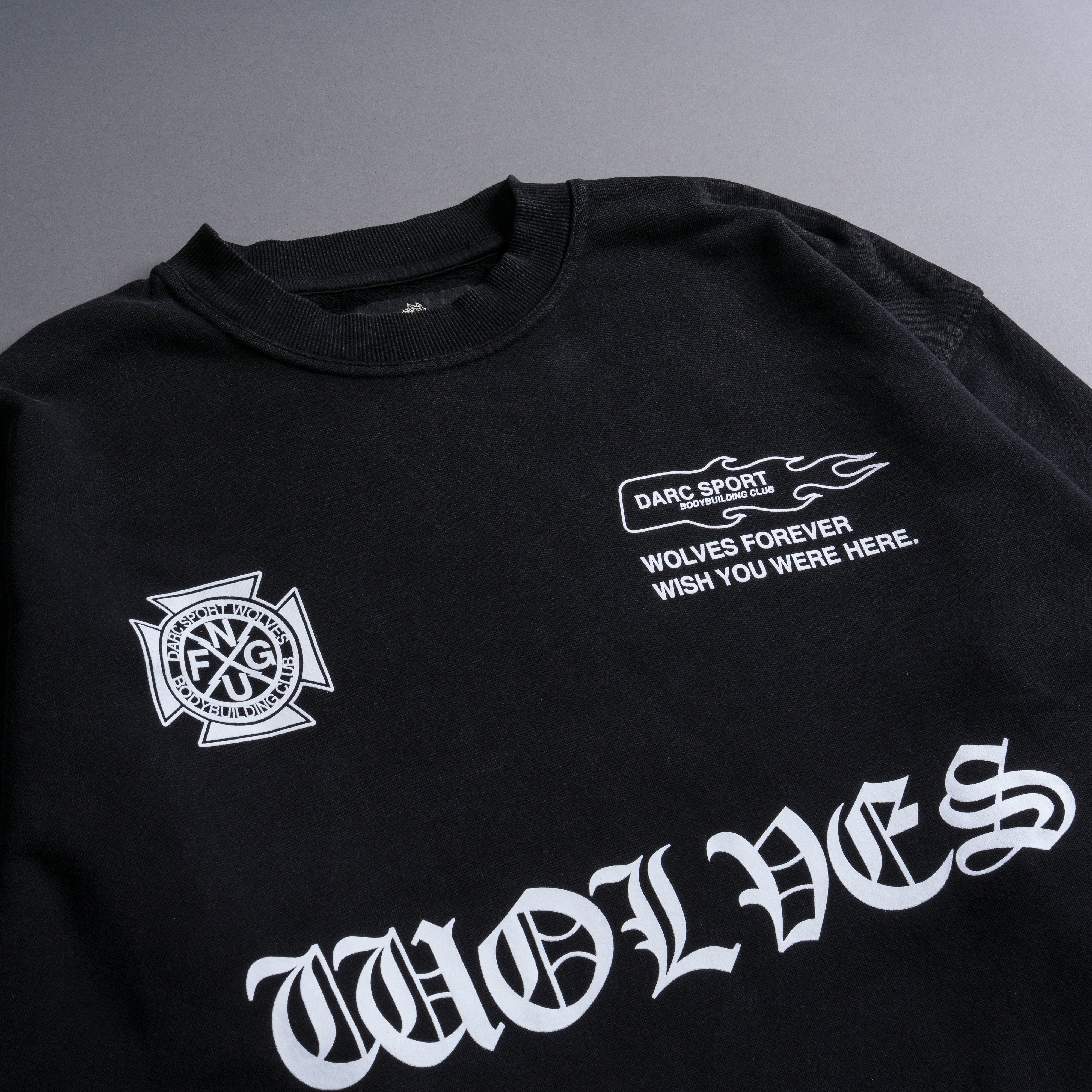 ダルクスポーツ　Alpha Wolf London Crewneck Forged 
