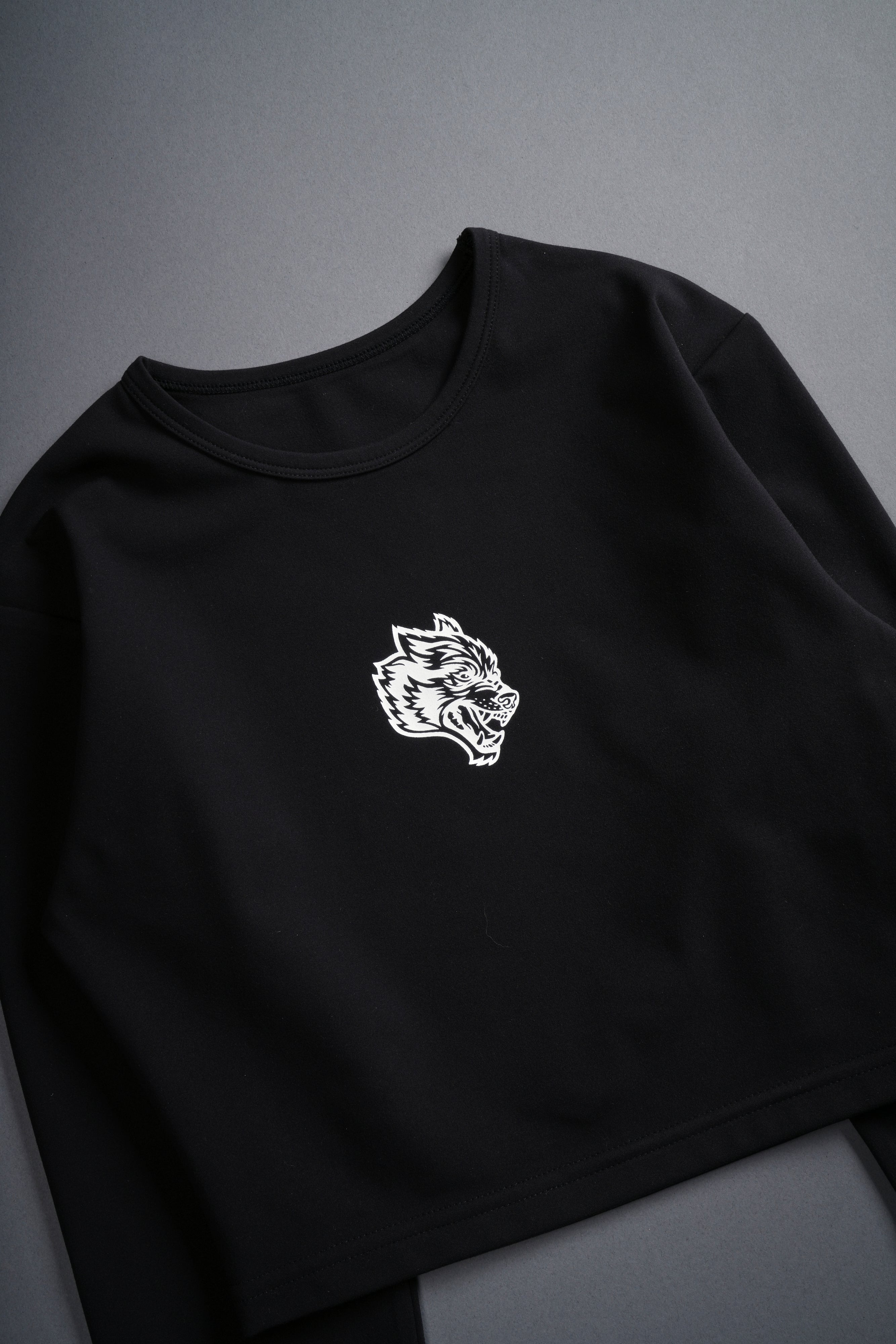 Single Wolf L/S "Energy" Top in Black