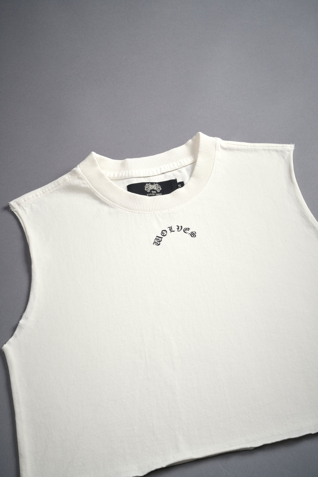 Wolves Chopper "Grunge" (Cropped) Muscle Tee in Cream