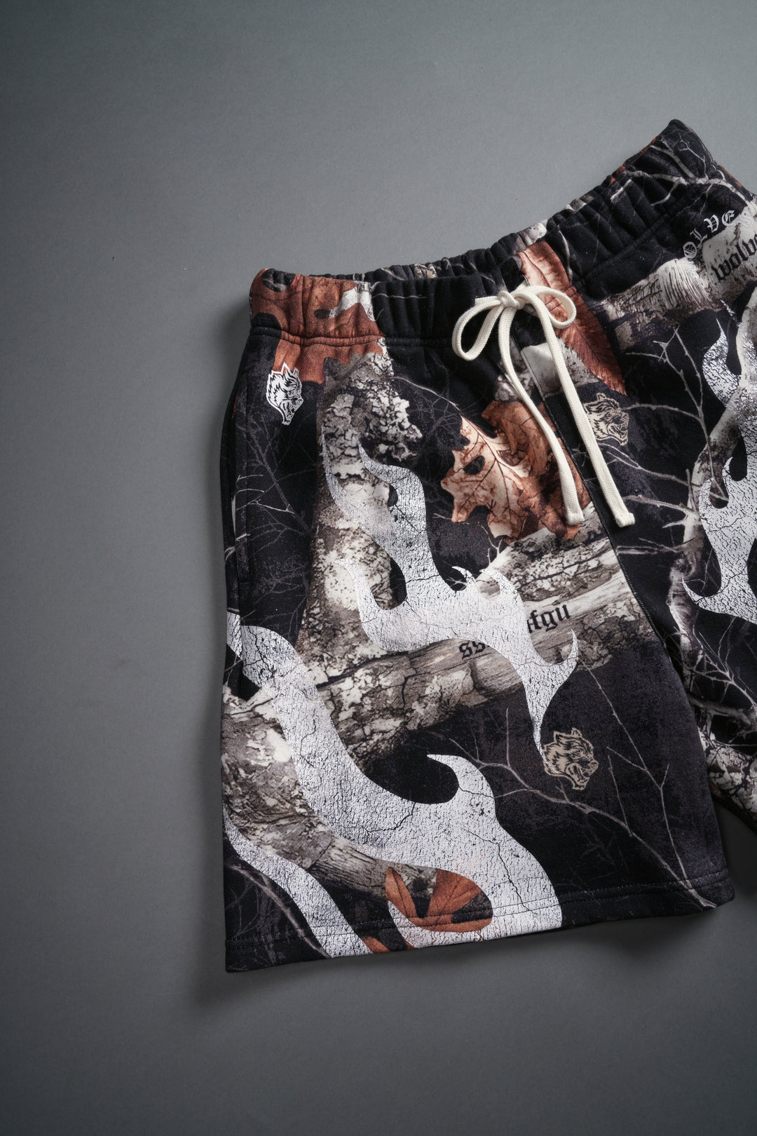 Mempo Oversized Post Lounge Sweat Shorts in Darc Woodland Camo