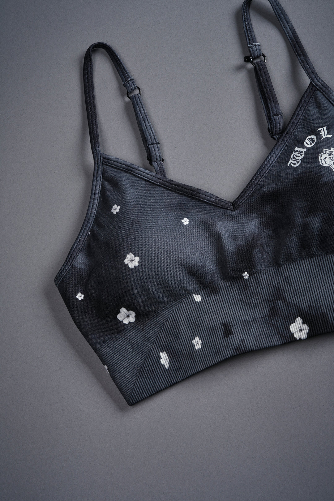 Chopper V2 "Everson Seamless" Sports Bra in Black Cherry Ghost Clouds