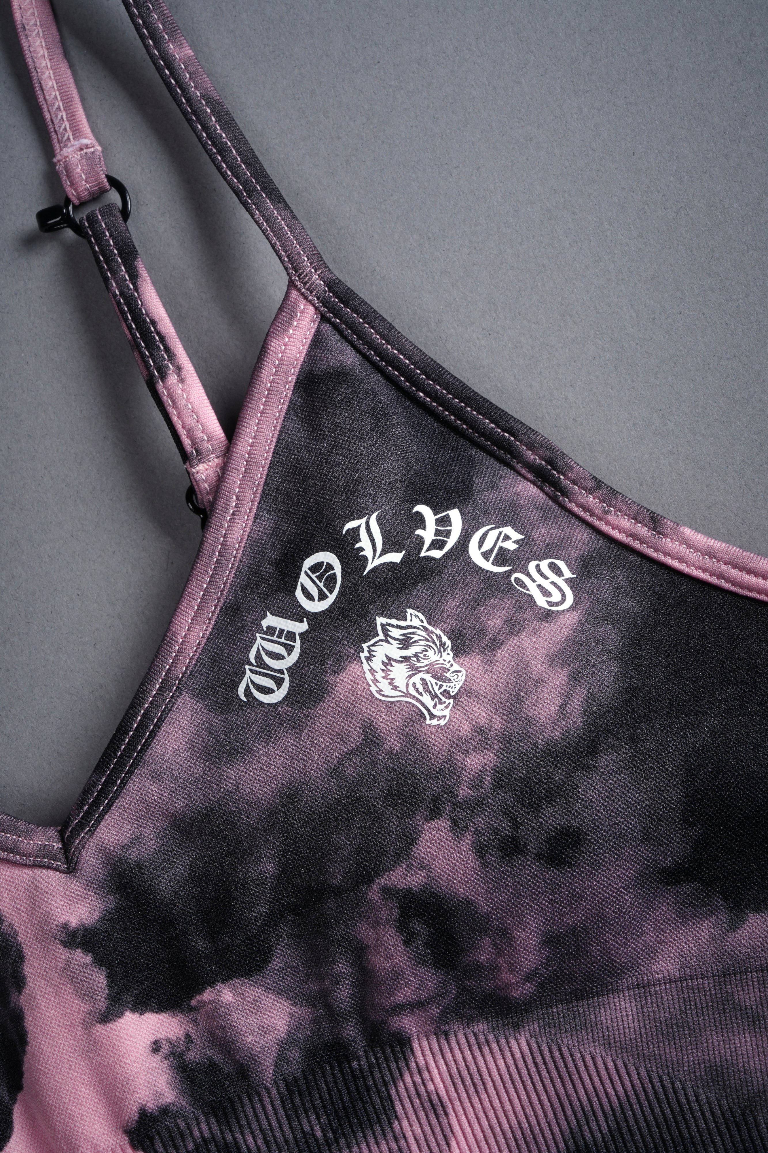 Chopper V2 "Everson Seamless" Sports Bra in Cherry Blossom Ghost Clouds