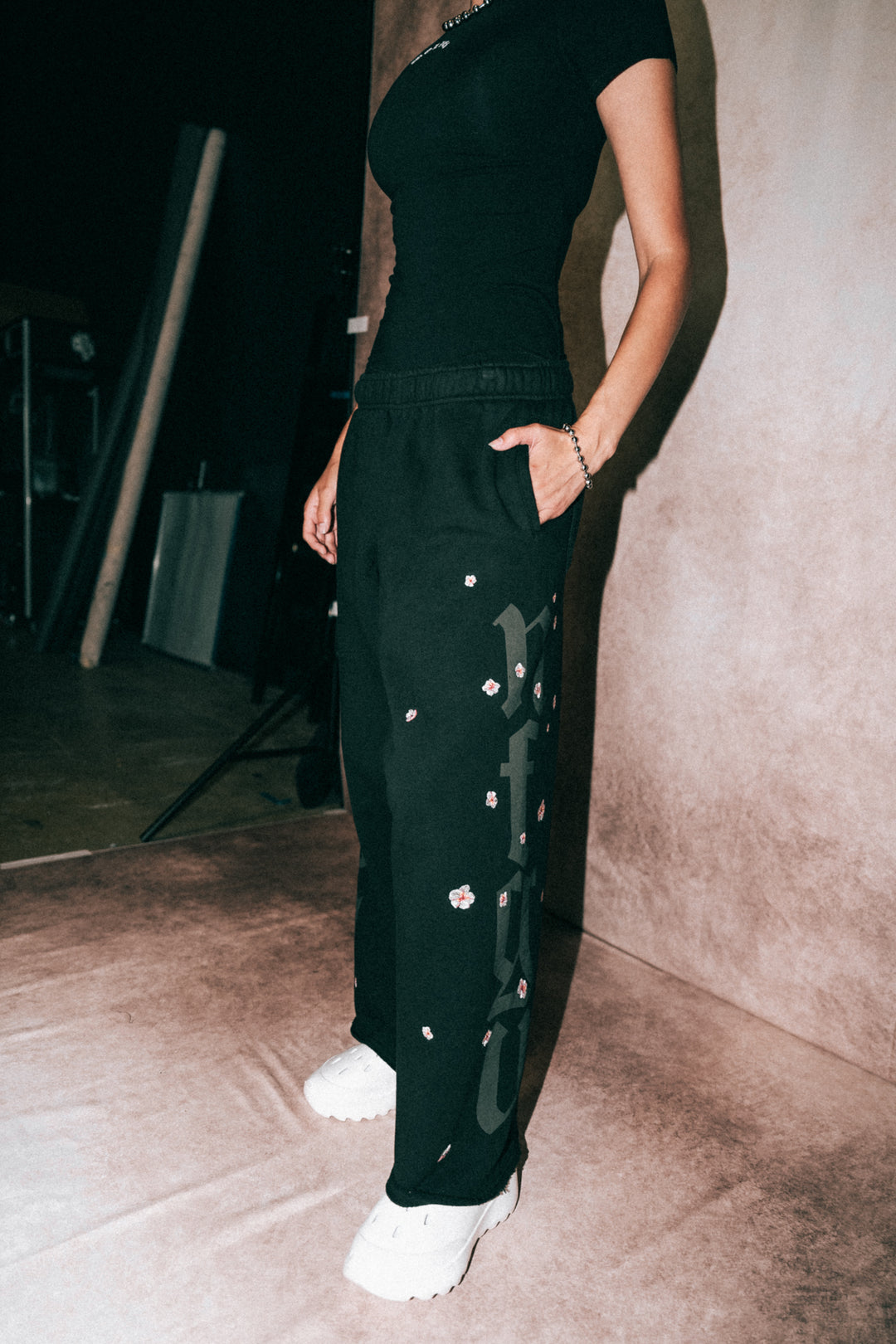 Blossom Forever Durst Sweats V2 in Black