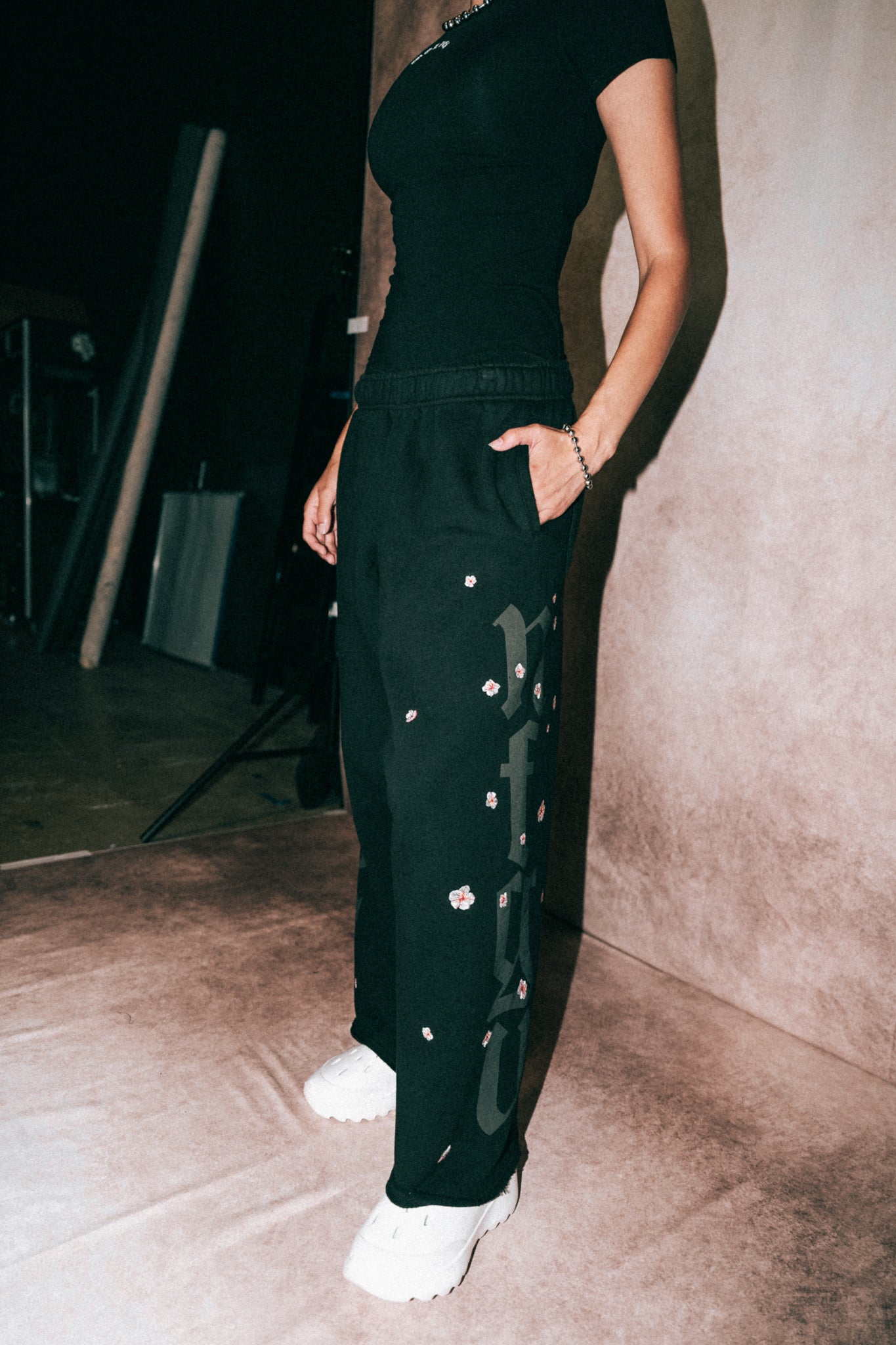 Blossom Forever Durst Sweats V2 in Black