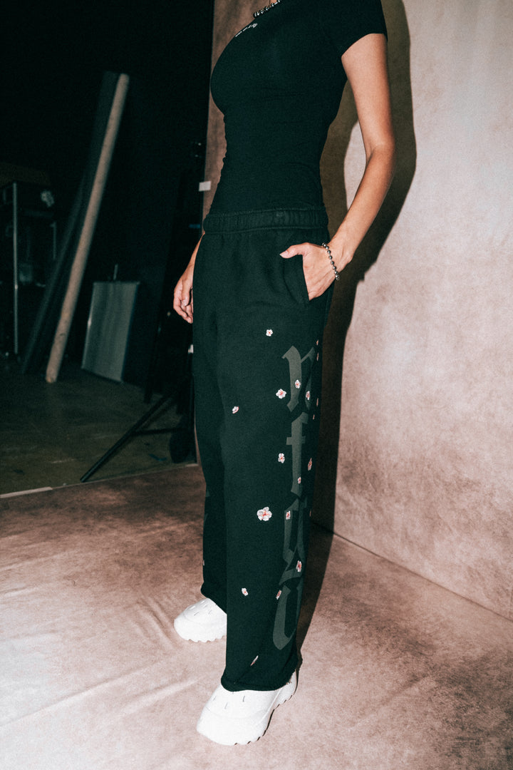 Blossom Forever Durst Sweats V2 in Black