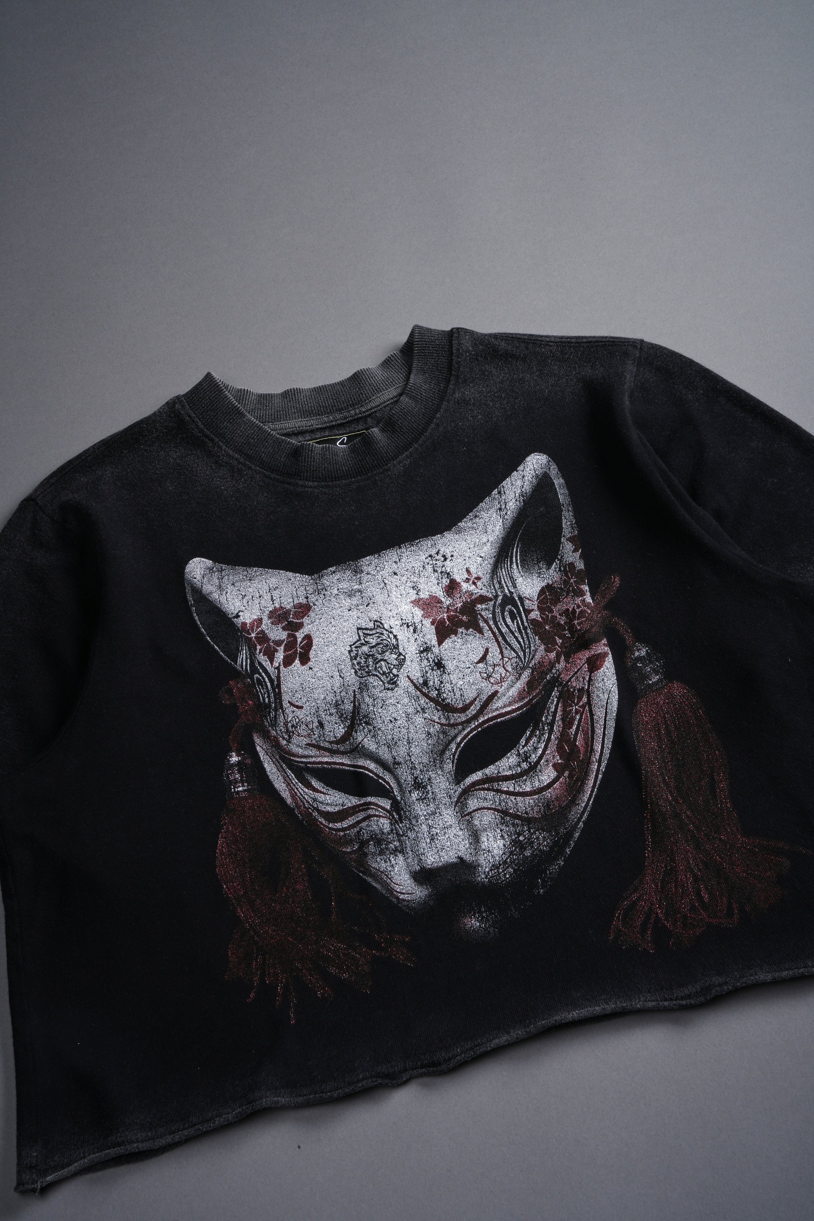 Kitsune Mask "Premium Vintage" (Cropped) Tee in Black