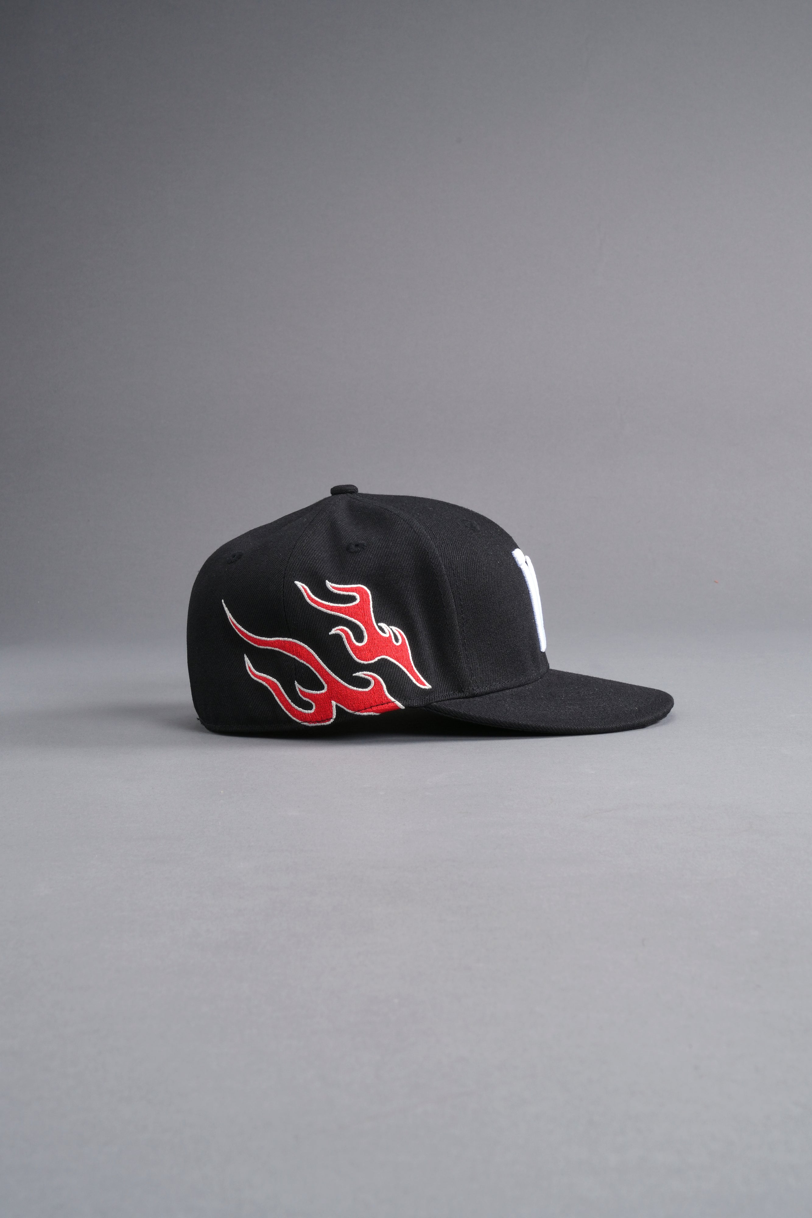 "W" Mempo Fitted Hat in Black