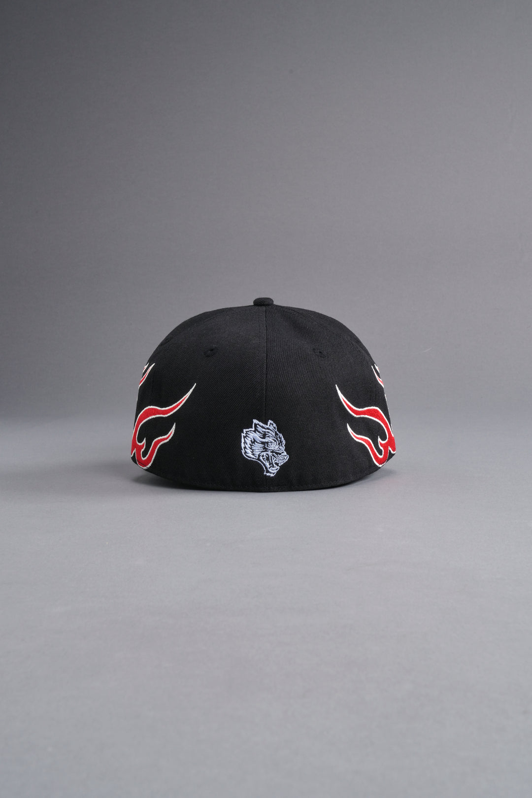 "W" Mempo Fitted Hat in Black